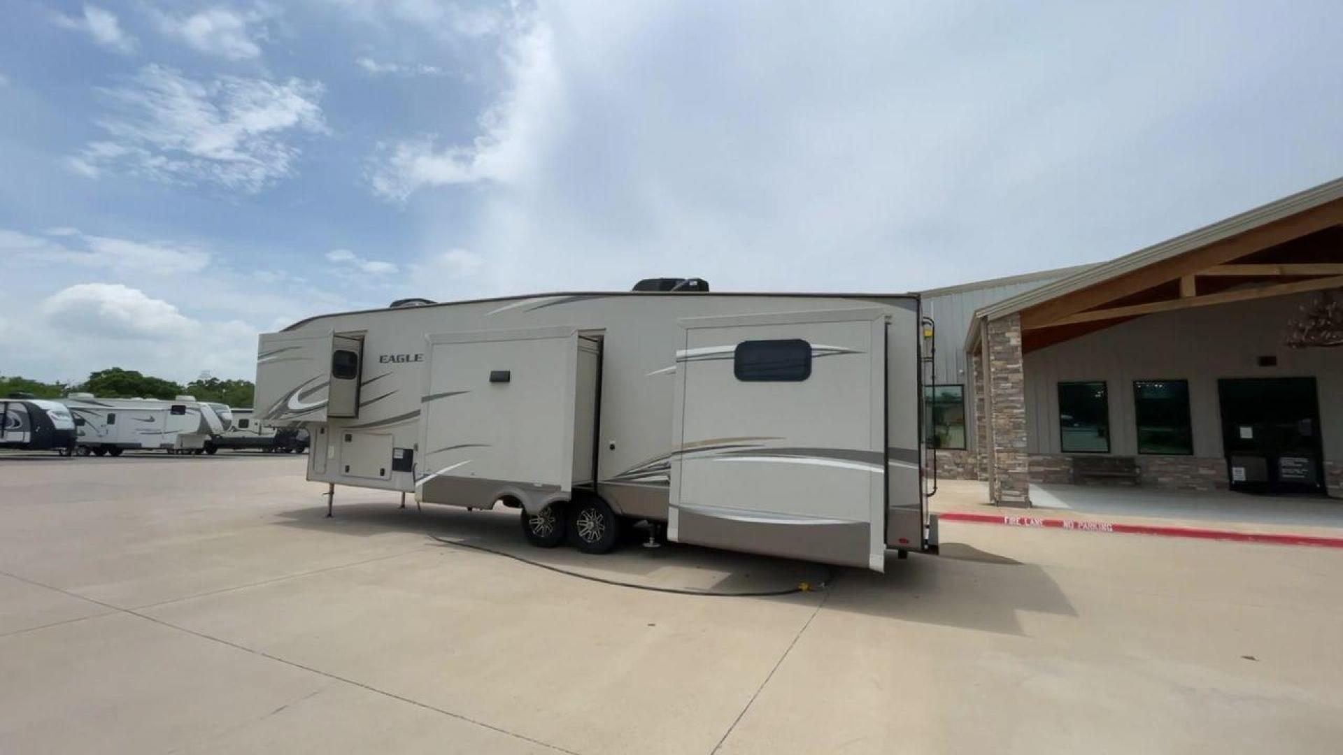 2018 JAYCO EAGLE 347BHOK (1UJCJ0BV9J1) , located at 4319 N Main Street, Cleburne, TX, 76033, (817) 221-0660, 32.435829, -97.384178 - Photo#7