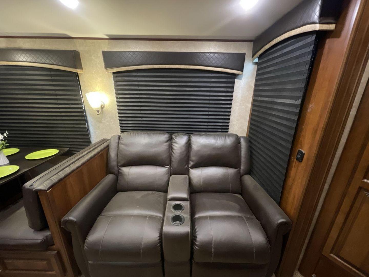 2018 JAYCO EAGLE 347BHOK (1UJCJ0BV9J1) , located at 4319 N Main Street, Cleburne, TX, 76033, (817) 221-0660, 32.435829, -97.384178 - Photo#12