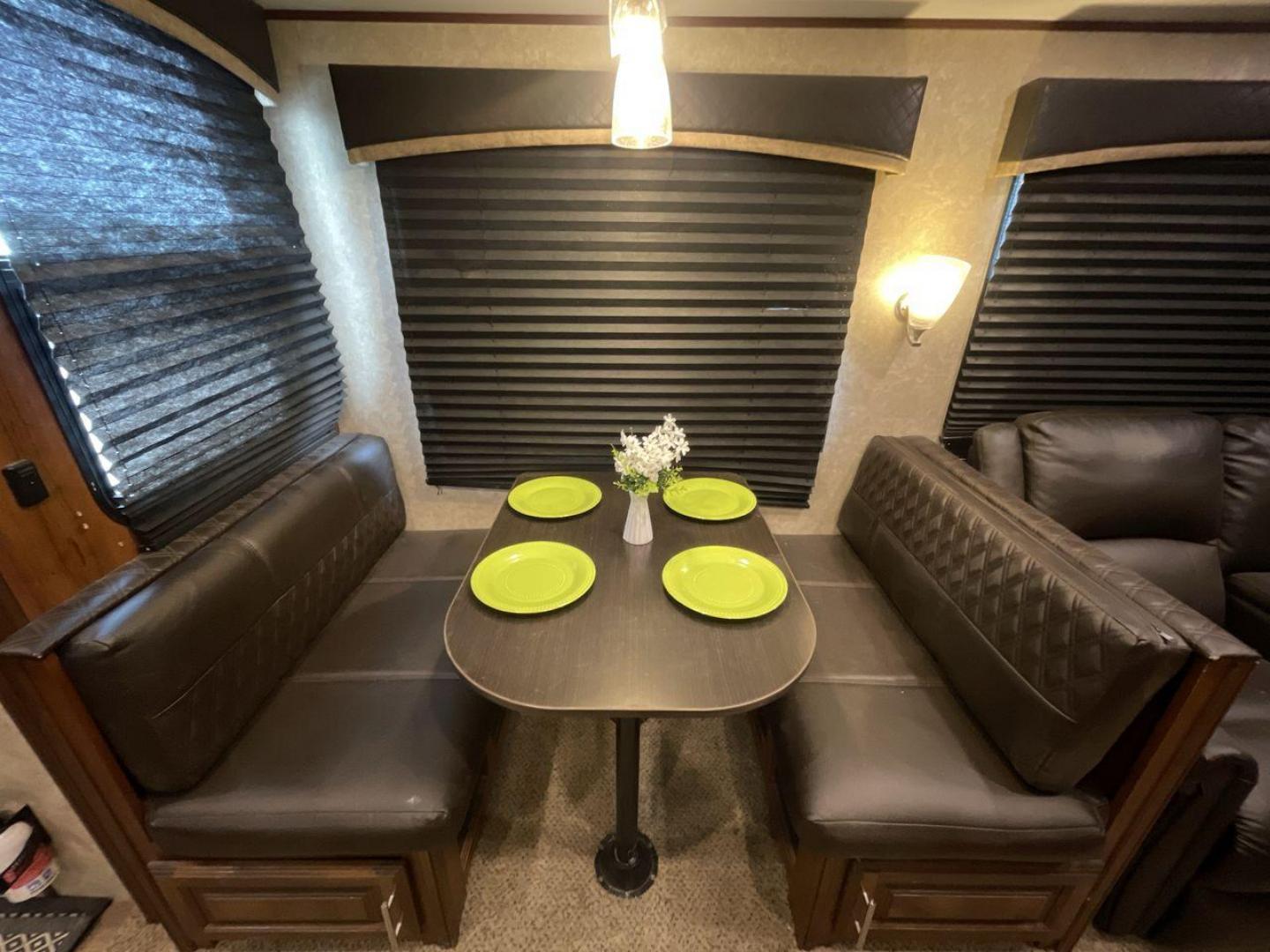 2018 JAYCO EAGLE 347BHOK (1UJCJ0BV9J1) , located at 4319 N Main Street, Cleburne, TX, 76033, (817) 221-0660, 32.435829, -97.384178 - Photo#14