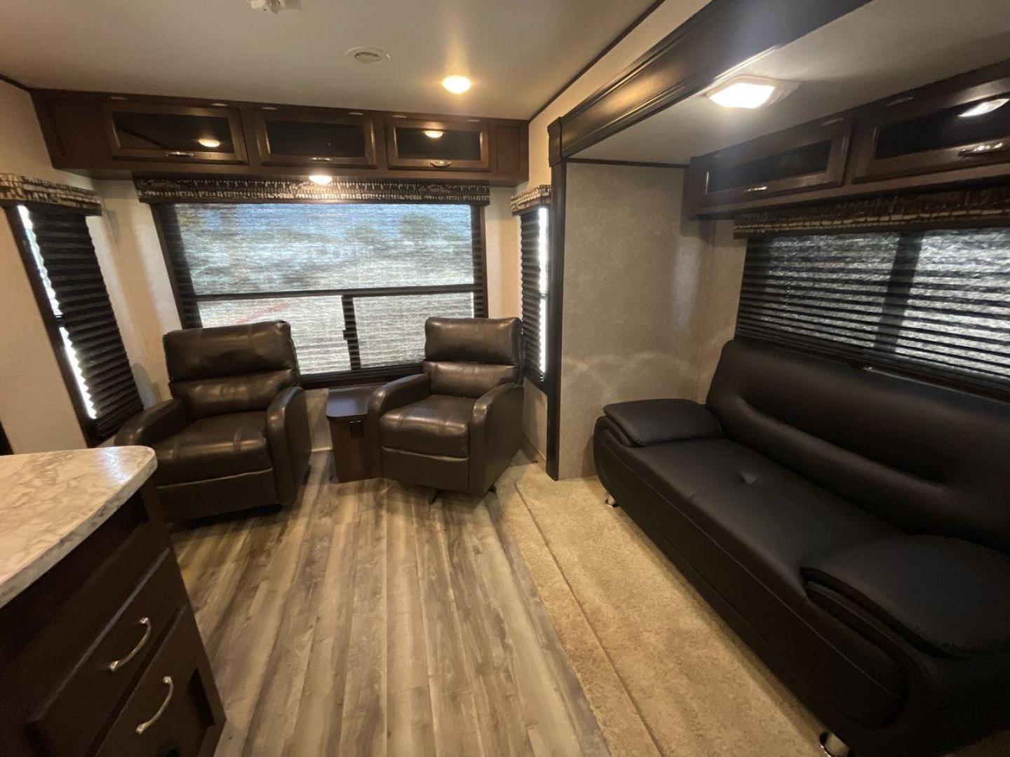 2018 JAYCO JAY FLIGHT 265RLS (1UJBJ0BP1J1) , located at 4319 N Main Street, Cleburne, TX, 76033, (817) 221-0660, 32.435829, -97.384178 - Photo#2