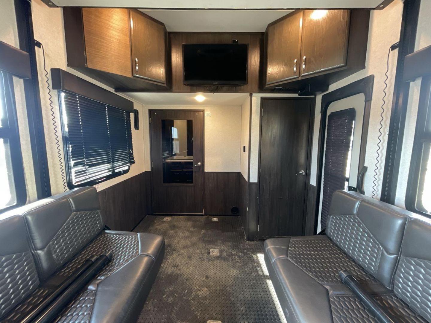 2018 GRAY JAYCO SEISMIC 4250 - (1UJCJSCV5J1) , Length: 44.92 ft. | Dry Weight: 15,570 lbs. | Gross Weight: 20,000 lbs. | Slides: 3 transmission, located at 4319 N Main Street, Cleburne, TX, 76033, (817) 221-0660, 32.435829, -97.384178 - Set out to the great outdoors in this 2018 Jayco Seismic 4250 and enjoy all the amenities it has to offer! This toy hauler measures just a bit under 45 ft. in length and 13.32 ft. in height, providing great space and comfort. It has a dry weight of 15,570 lbs. and a GVWR of 20,000 lbs. It also comes - Photo#18