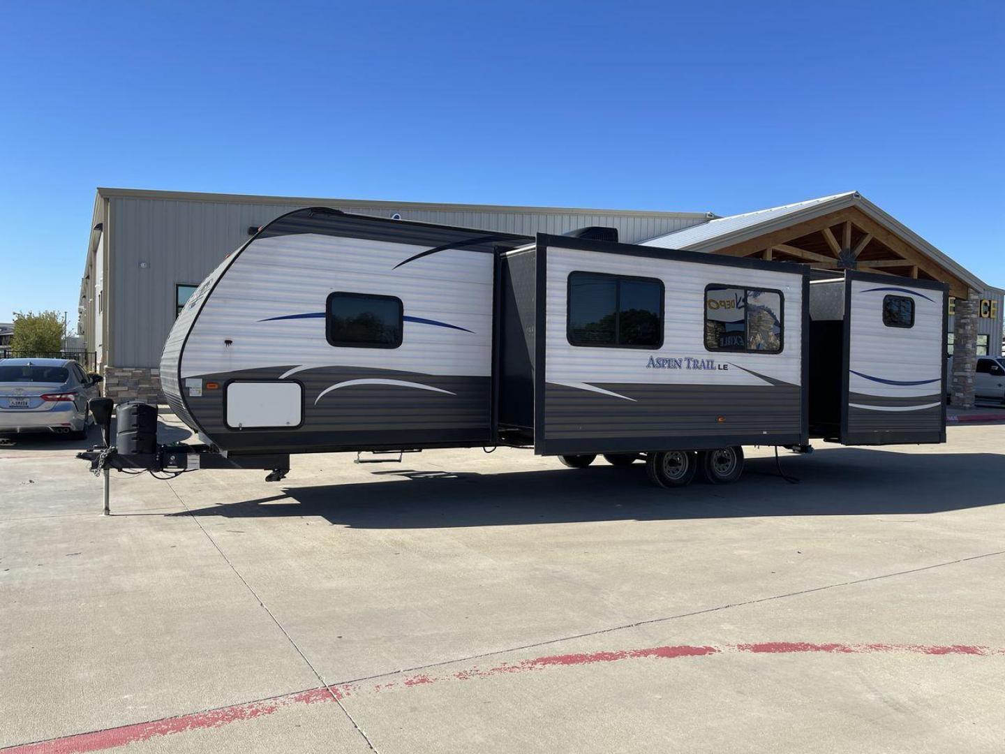 2018 KEYSTONE ASPEN TRAIL 31BH (4YDT31B2XJ8) , Length: 35.83 ft. | Dry Weight: 7,060 lbs. | Slides: 2 transmission, located at 4319 N Main Street, Cleburne, TX, 76033, (817) 221-0660, 32.435829, -97.384178 - This 2018 Keystone Aspen Trail 31BH is a dual-axle steel wheel setup measuring 35.83 ft. in length and 11.25 ft. in height. It has a dry weight of 7,060 lbs. and a payload capacity of 2,620 lbs. It includes two power slides as well as one power awning. This travel trailer is a bunk model that can - Photo#26