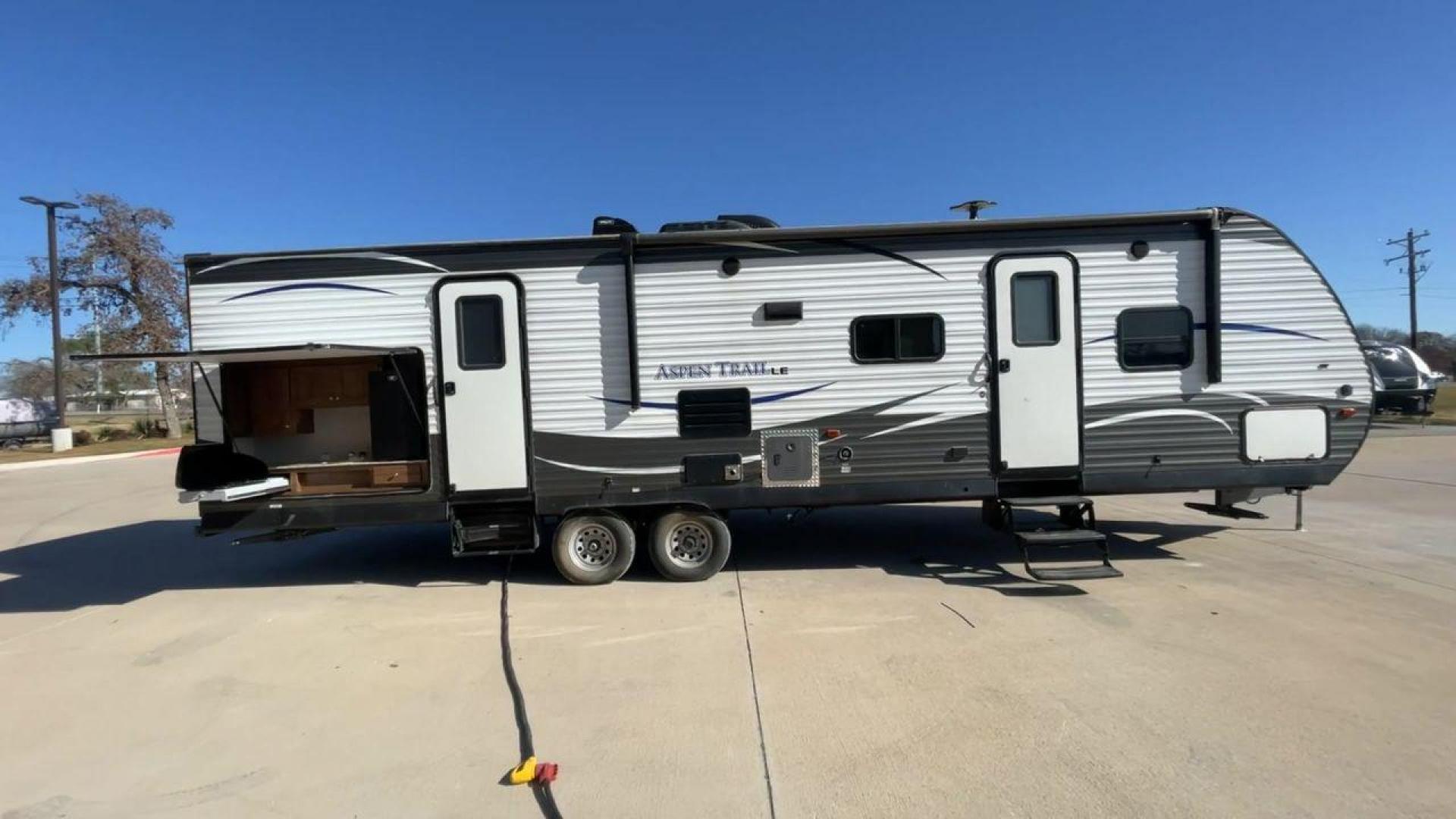 2018 KEYSTONE ASPEN TRAIL 31BH (4YDT31B2XJ8) , Length: 35.83 ft. | Dry Weight: 7,060 lbs. | Slides: 2 transmission, located at 4319 N Main Street, Cleburne, TX, 76033, (817) 221-0660, 32.435829, -97.384178 - This 2018 Keystone Aspen Trail 31BH is a dual-axle steel wheel setup measuring 35.83 ft. in length and 11.25 ft. in height. It has a dry weight of 7,060 lbs. and a payload capacity of 2,620 lbs. It includes two power slides as well as one power awning. This travel trailer is a bunk model that can - Photo#2