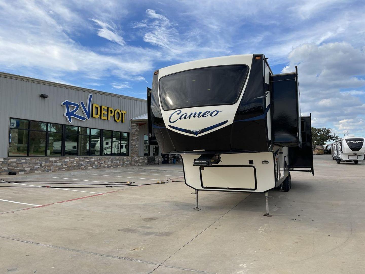 2018 KEYSTONE CAMEO 3631RL (4YDF36320J9) , Length: 39.17 ft | Dry Weight: 12,316 lbs | GVWR: 16,000 lbs | Slides: 4 transmission, located at 4319 N Main Street, Cleburne, TX, 76033, (817) 221-0660, 32.435829, -97.384178 - If you're looking for a luxurious and spacious fifth wheel for your next adventure, look no further than this 2018 Keystone Cameo 3631RL. With its impressive features and comfortable living space, this RV is perfect for those who want to travel in style and comfort. Step inside, and a beautifully de - Photo#0