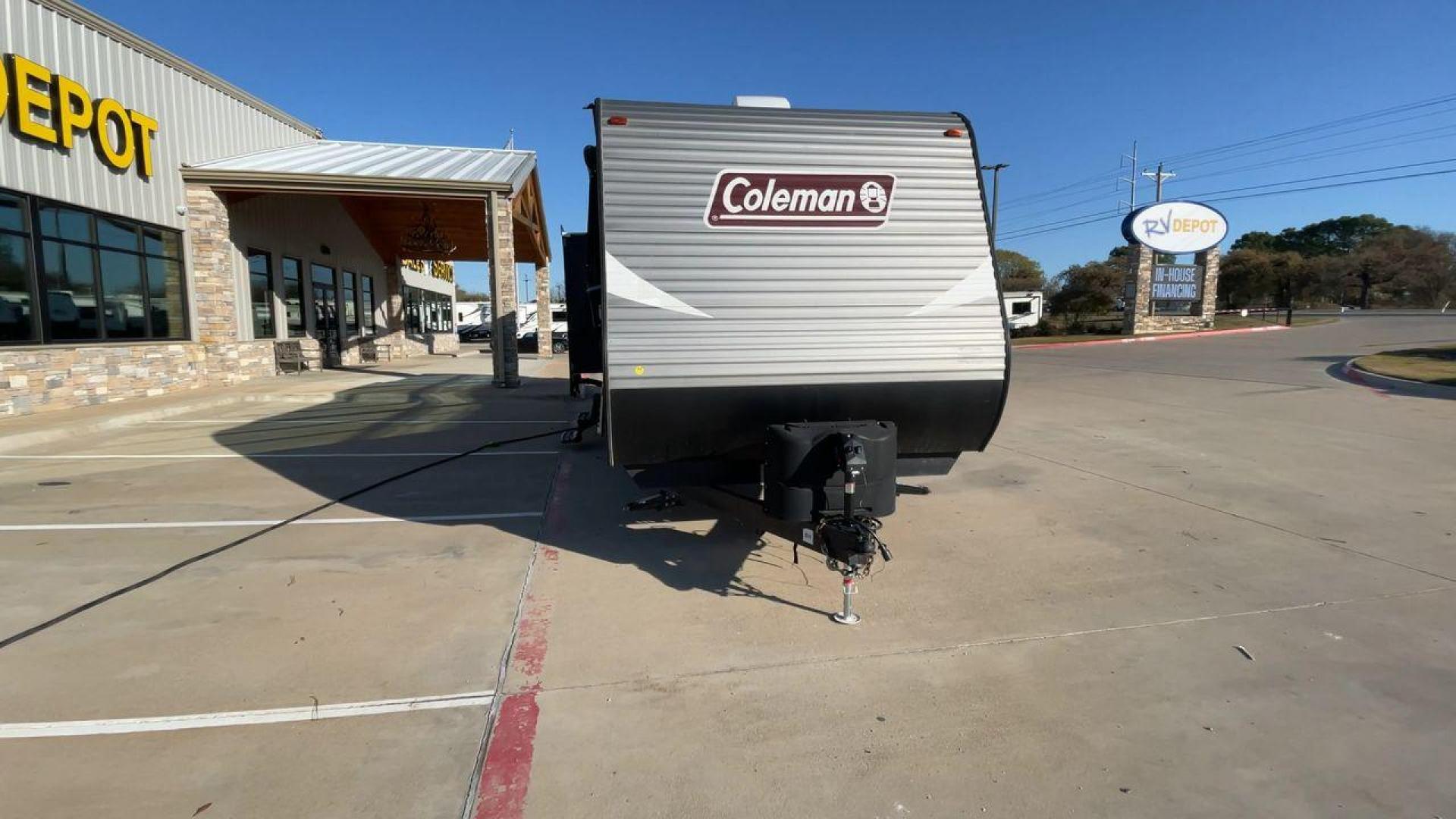 2018 SILVER KEYSTONE COLEMAN 337BH (4YDT33724JH) , Length: 37.92 ft. | Dry Weight: 8,352 lbs. | Slides: 3 transmission, located at 4319 N Main Street, Cleburne, TX, 76033, (817) 221-0660, 32.435829, -97.384178 - Discover extra features that contribute to making this RV an ideal investment. (1) The 2018 Keystone Coleman 337BH is a travel trailer known for its family-friendly features and spacious accommodations. (2) It has a rear bunkhouse features two bunks with a third bunk on top, making it ideal for - Photo#4