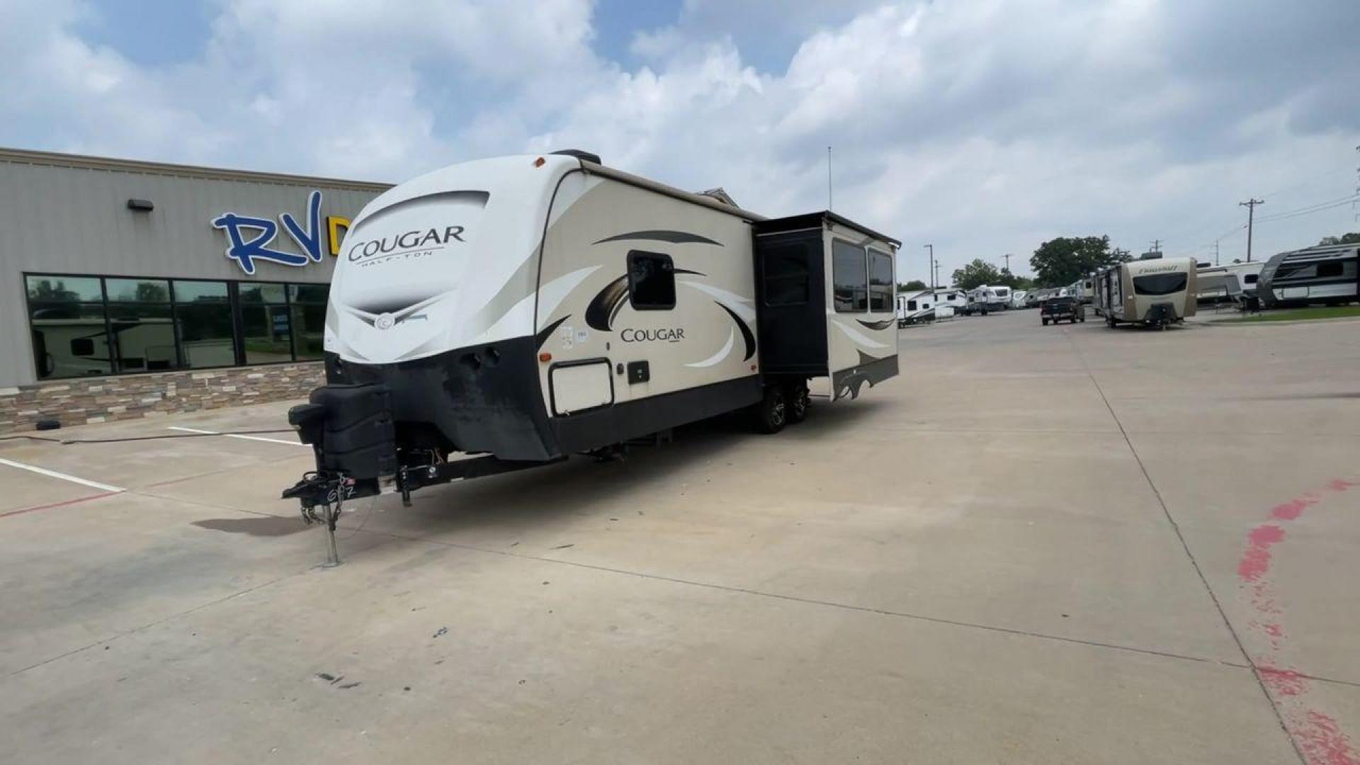 2018 KEYSTONE COUGAR 27RES (4YDT27R21JV) , located at 4319 N Main Street, Cleburne, TX, 76033, (817) 221-0660, 32.435829, -97.384178 - Photo#5