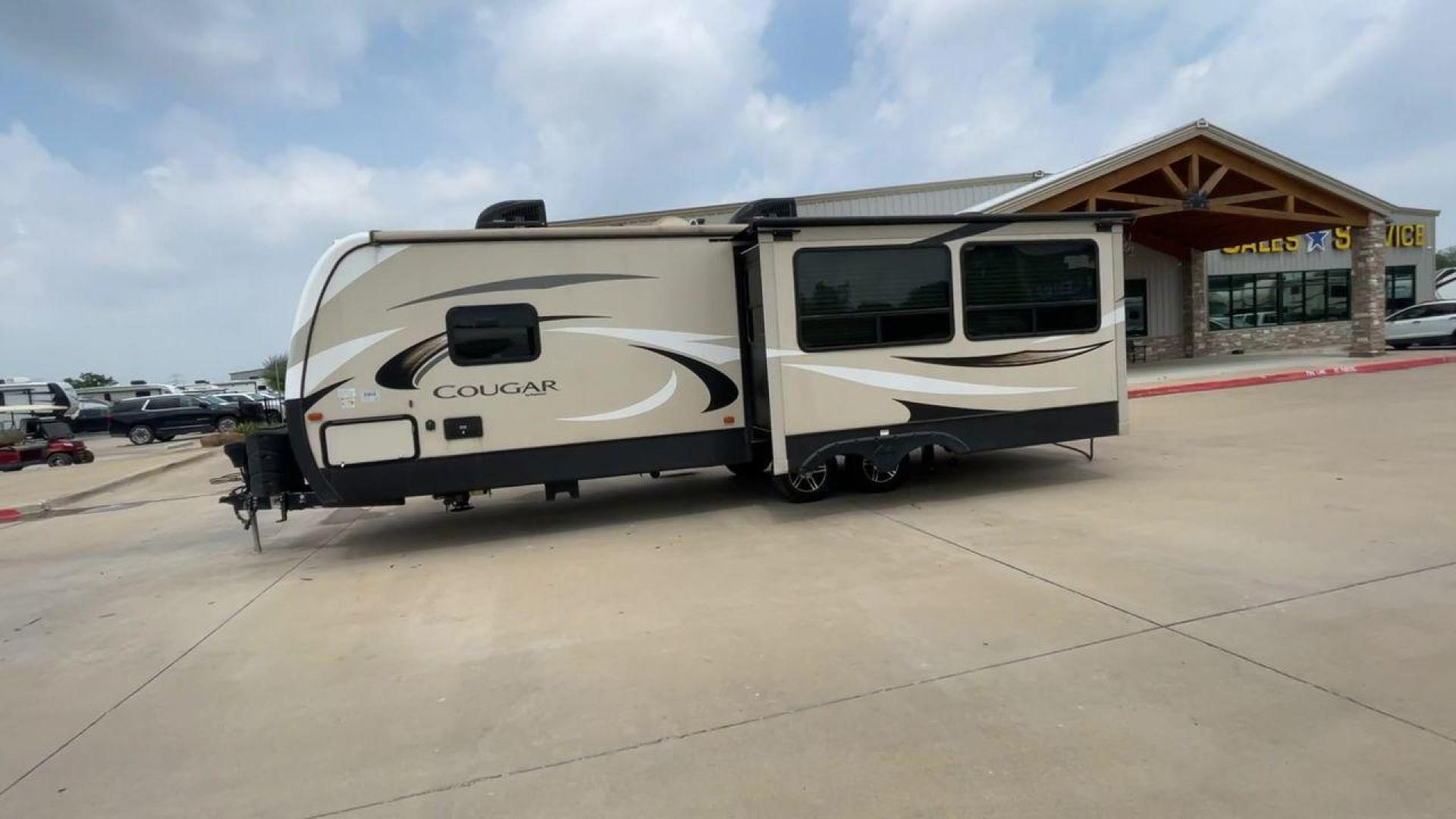 2018 KEYSTONE COUGAR 27RES (4YDT27R21JV) , located at 4319 N Main Street, Cleburne, TX, 76033, (817) 221-0660, 32.435829, -97.384178 - Photo#6