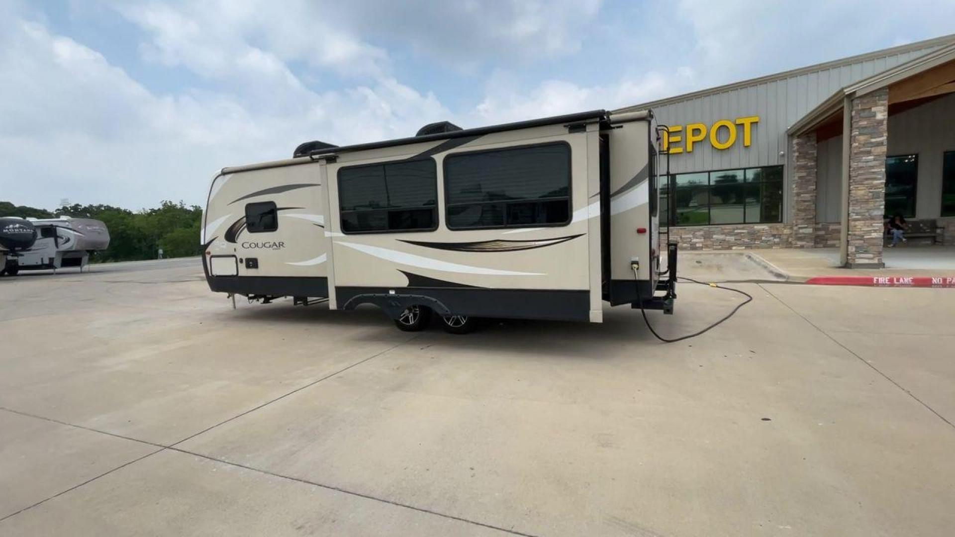 2018 KEYSTONE COUGAR 27RES (4YDT27R21JV) , located at 4319 N Main Street, Cleburne, TX, 76033, (817) 221-0660, 32.435829, -97.384178 - Photo#7