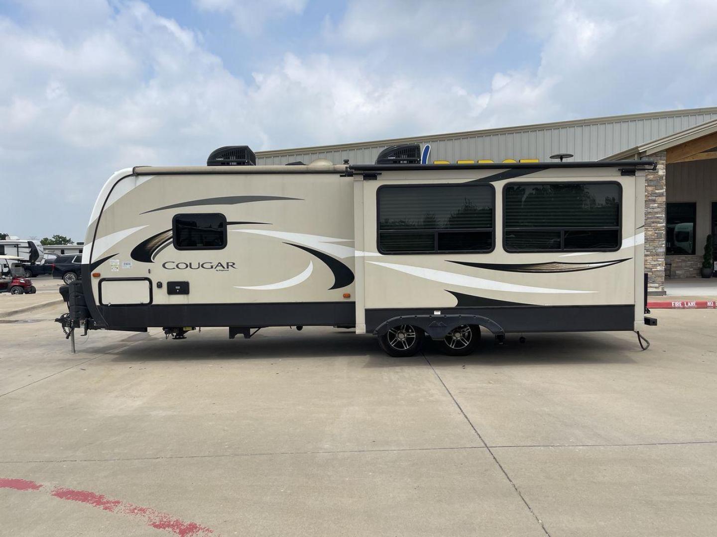 2018 KEYSTONE COUGAR 27RES (4YDT27R21JV) , located at 4319 N Main Street, Cleburne, TX, 76033, (817) 221-0660, 32.435829, -97.384178 - Photo#24