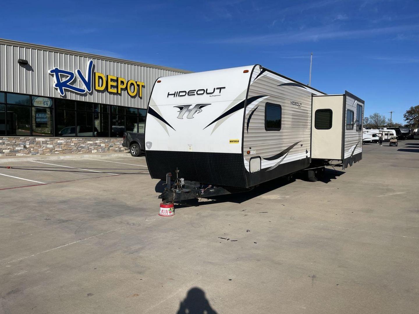 2018 KEYSTONE HIDEOUT 28RKS (4YDT28R25J7) , located at 4319 N Main Street, Cleburne, TX, 76033, (817) 221-0660, 32.435829, -97.384178 - Photo#0