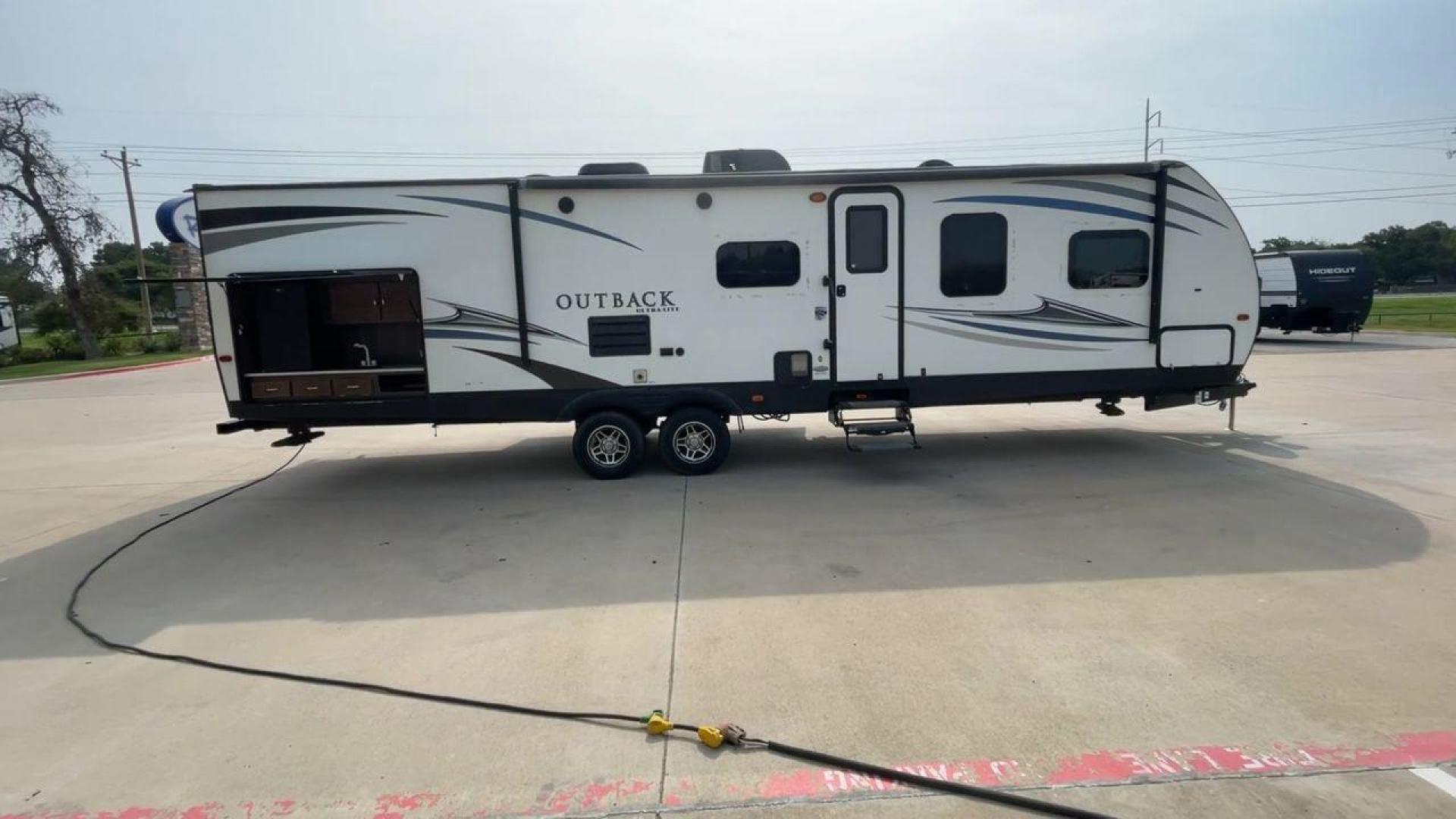 2018 KEYSTONE OUTBACK 320UBH (4YDT32025JB) , Length: 36.67 ft. | Dry Weight: 6,520 lbs. | Gross Weight: 8,500 lbs. | Slides: 1 transmission, located at 4319 N Main Street, Cleburne, TX, 76033, (817) 221-0660, 32.435829, -97.384178 - Photo#2