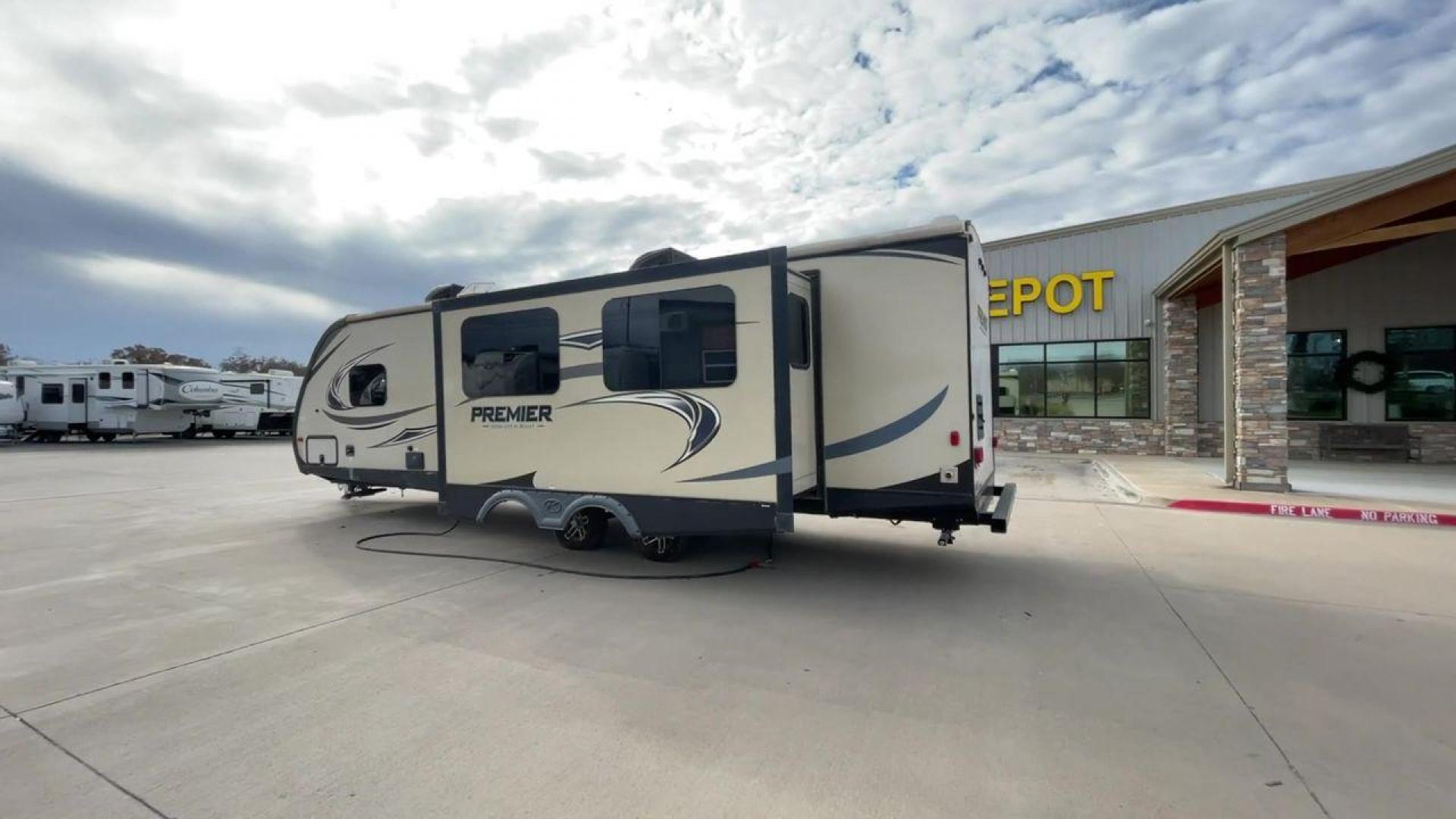 2018 BLACK KEYSTONE PREMIER 30RIPR (4YDT29R22JD) , Length: 35.42 ft. | Dry Weight: 6,675 lbs. | Gross Weight: 8,200 lbs. | Slides: 2 transmission, located at 4319 N Main Street, Cleburne, TX, 76033, (817) 221-0660, 32.435829, -97.384178 - With a length of 35 feet and a dry weight of 6,675 pounds, the 2018 Keystone Premier 30K offers spacious living quarters while remaining lightweight and easy to tow. Inside the Premier 30K, you'll be greeted by a beautifully designed interior that boasts residential-style finishes and upscale amenit - Photo#7