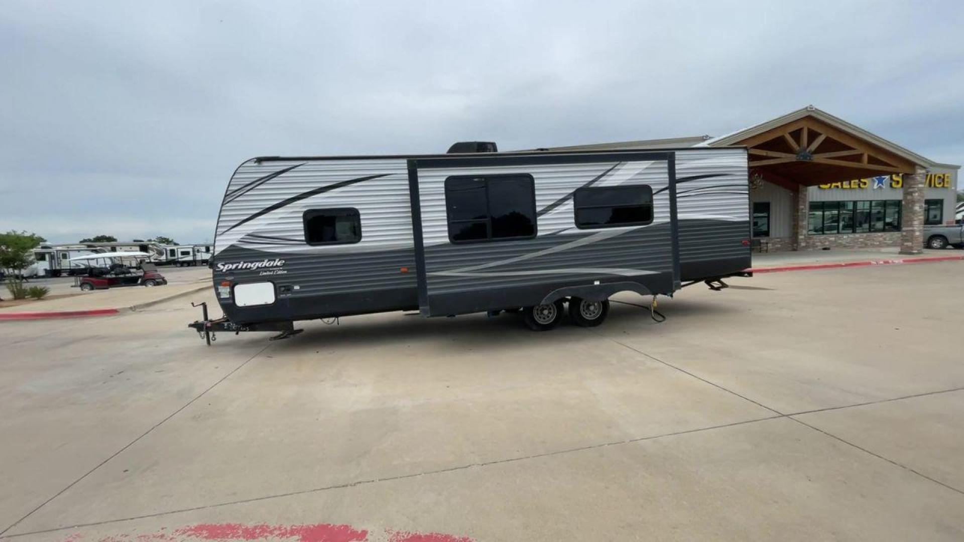 2018 GRAY KEYSTONE SPRINGDALE 270LE (4YDT27025J3) , located at 4319 N Main Street, Cleburne, TX, 76033, (817) 221-0660, 32.435829, -97.384178 - Photo#6