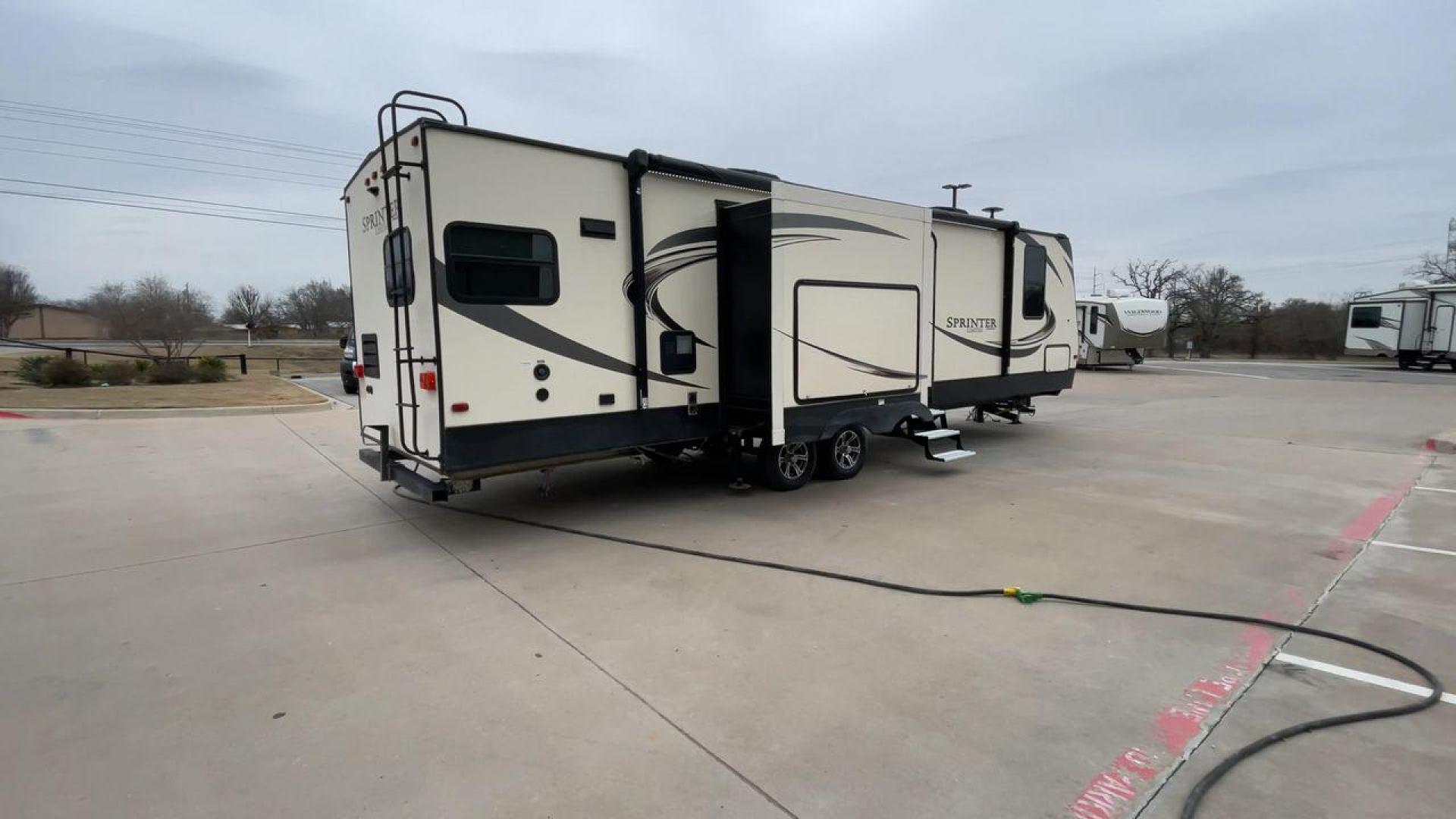 2018 KEYSTONE SPRINTER 312MLS (4YDT31224J1) , located at 4319 N Main Street, Cleburne, TX, 76033, (817) 221-0660, 32.435829, -97.384178 - Photo#1