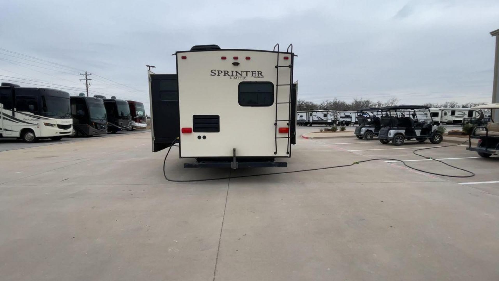 2018 KEYSTONE SPRINTER 312MLS (4YDT31224J1) , located at 4319 N Main Street, Cleburne, TX, 76033, (817) 221-0660, 32.435829, -97.384178 - Photo#8