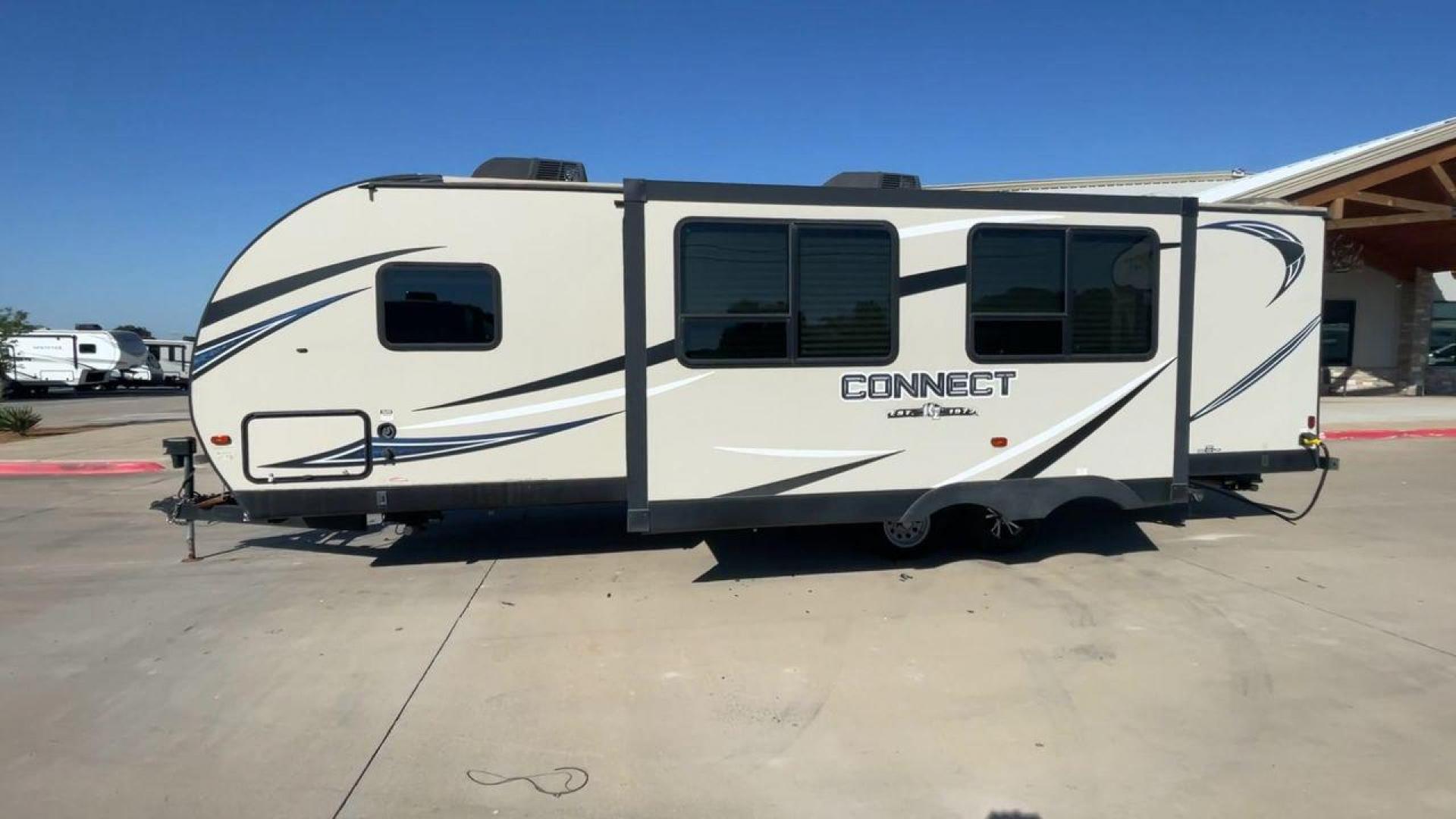 2018 KZ CONNECT 281BHK (4EZTL2825J8) , Length: 32.58 ft.| Dry Weight: 5,680 lbs. | Gross Weight: 6,800 lbs. | Slides: 1 transmission, located at 4319 N Main Street, Cleburne, TX, 76033, (817) 221-0660, 32.435829, -97.384178 - The 2018 KZ Connect 281BHK is a versatile and lightweight travel trailer. It is perfect for family adventures on the road. With a length of 32.58 feet and a dry weight of 5,680 lbs., it is designed to be easily towable while still offering ample living space. Its gross weight capacity of 6,800 lbs. - Photo#6