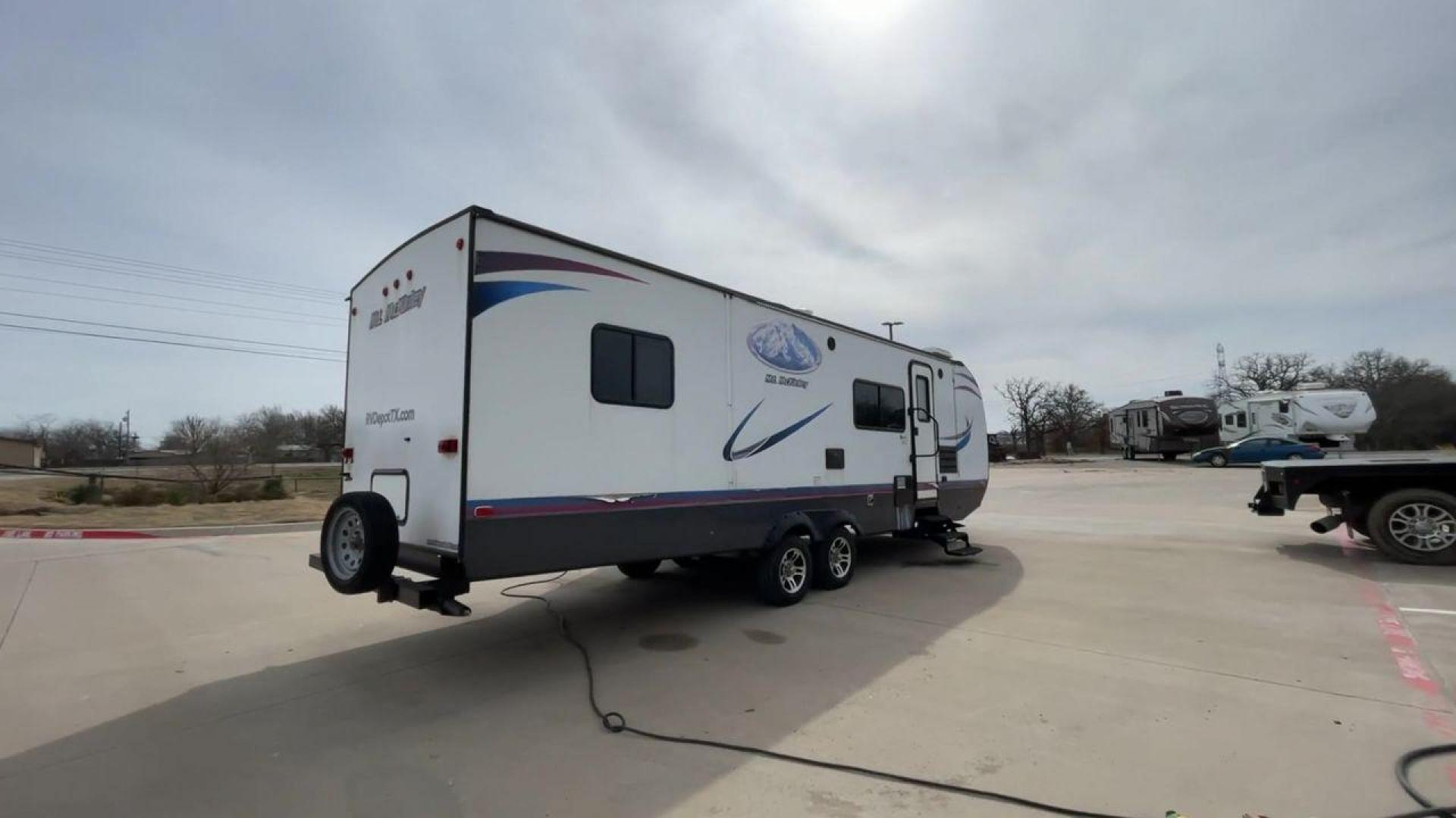 2018 WHITE MT MCKINLEY 830FK (59CCC3221JL) , Length: 32 ft | Dry Weight: 5,660 lbs. | Slides: 1 transmission, located at 4319 N Main Street, Cleburne, TX, 76033, (817) 221-0660, 32.435829, -97.384178 - Take the 2018 Mt. McKinley 830FK Travel Trailer on your upcoming journey. This travel trailer provides a well-thought-out living area for your outdoor adventures, all while being tailored for comfort and convenience. This unit measures 32 ft in length by 8 ft in width. It has a dry weight of 5,66 - Photo#1