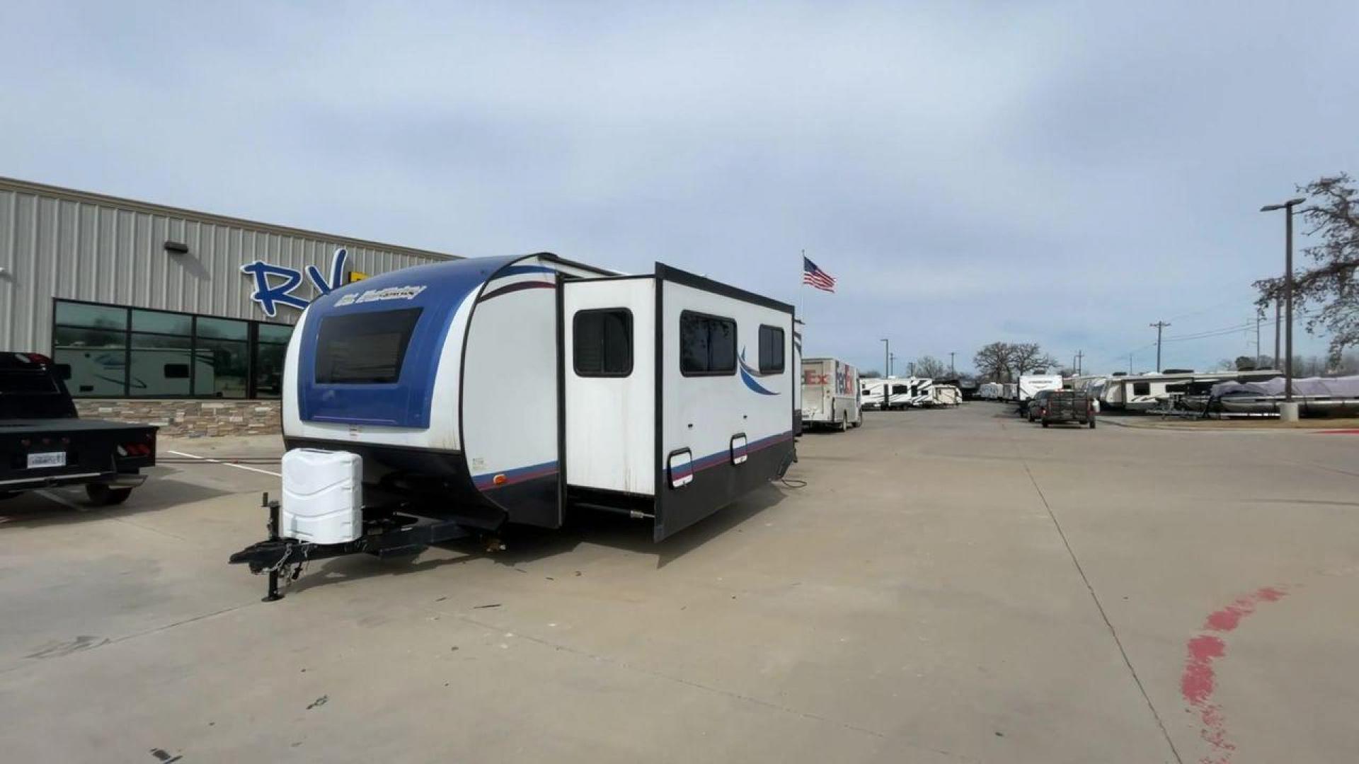 2018 WHITE MT MCKINLEY 830FK (59CCC3221JL) , Length: 32 ft | Dry Weight: 5,660 lbs. | Slides: 1 transmission, located at 4319 N Main Street, Cleburne, TX, 76033, (817) 221-0660, 32.435829, -97.384178 - Take the 2018 Mt. McKinley 830FK Travel Trailer on your upcoming journey. This travel trailer provides a well-thought-out living area for your outdoor adventures, all while being tailored for comfort and convenience. This unit measures 32 ft in length by 8 ft in width. It has a dry weight of 5,66 - Photo#5