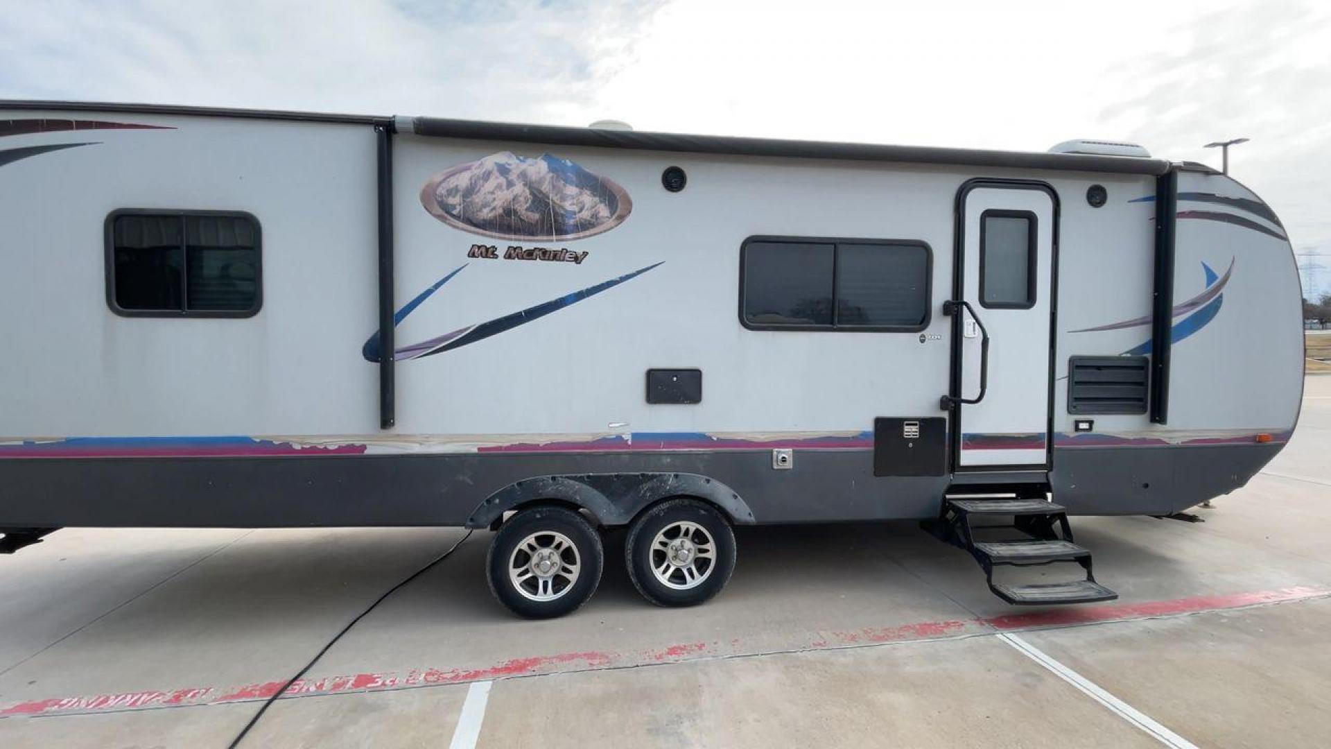 2018 GRAY RIVERSIDE MT MCKINLEY 830FK - (59CCC3223JL) , Length: 32 ft | Dry Weight: 5660 lbs | Slides: 1 transmission, located at 4319 N Main Street, Cleburne, TX, 76033, (817) 221-0660, 32.435829, -97.384178 - With so much floor space to spare, the Riverside RV 830FK Mt. McKinley single slide travel trailer is the perfect way to start your next camping trip. This unit measures 32 ft in length, 8 ft in width, and 10.5 ft in height. It has a dry weight of 5,660 lbs., with a cargo capacity of 1,975 lbs., - Photo#2