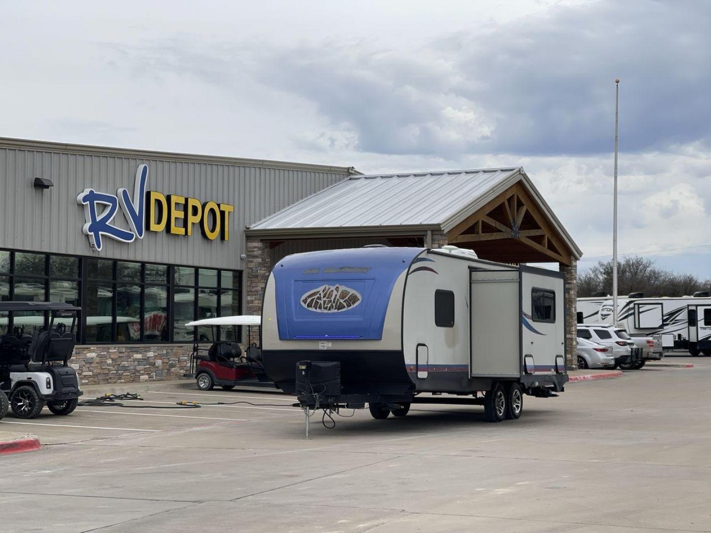 2018 TAN RVMT MT MCKINLEY 268RB (59CCC2829JL) , Length: 22 ft. | Dry Weight: 5320 lbs. | Slides: 1 transmission, located at 4319 N Main Street, Cleburne, TX, 76033, (817) 221-0660, 32.435829, -97.384178 - Take a trip in the 2018 RVMT MT McKinley 268RB travel trailer and experience the freedom of the open road. Your camping trip will be delightful and unforgettable thanks to the thoughtful design of this comfortable and practical trailer. This trailer measures 22.8 ft in length, 8 ft in width, and - Photo#0