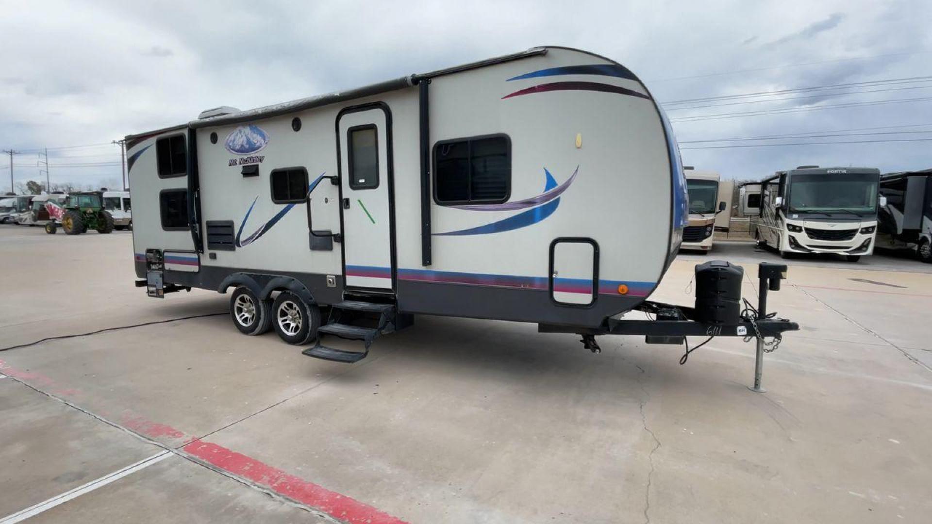 2018 TAN RVMT MT MCKINLEY 268RB (59CCC2829JL) , Length: 22 ft. | Dry Weight: 5320 lbs. | Slides: 1 transmission, located at 4319 N Main Street, Cleburne, TX, 76033, (817) 221-0660, 32.435829, -97.384178 - Take a trip in the 2018 RVMT MT McKinley 268RB travel trailer and experience the freedom of the open road. Your camping trip will be delightful and unforgettable thanks to the thoughtful design of this comfortable and practical trailer. This trailer measures 22.8 ft in length, 8 ft in width, and - Photo#3