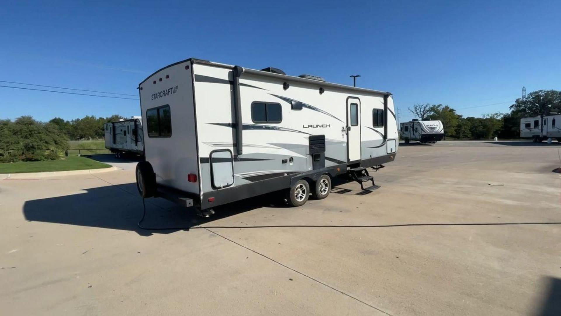 2018 STARCRAFT LAUNCH 24RLS (1SABS0BN7J2) , Length: 29.33 ft. | Dry Weight: 5,270 lbs. | Slides: 1 transmission, located at 4319 N Main Street, Cleburne, TX, 76033, (817) 221-0660, 32.435829, -97.384178 - Looking for a small, lightweight trailer that comes with everything you need? Have a look at this 2018 Starcraft Launch 24RLS! It measures just over 29 ft. in length and has a dry weight of 5,270 lbs. With a 585 lb. hitch weight, it's manageable and easy to tow! It is equipped with one power slide a - Photo#1