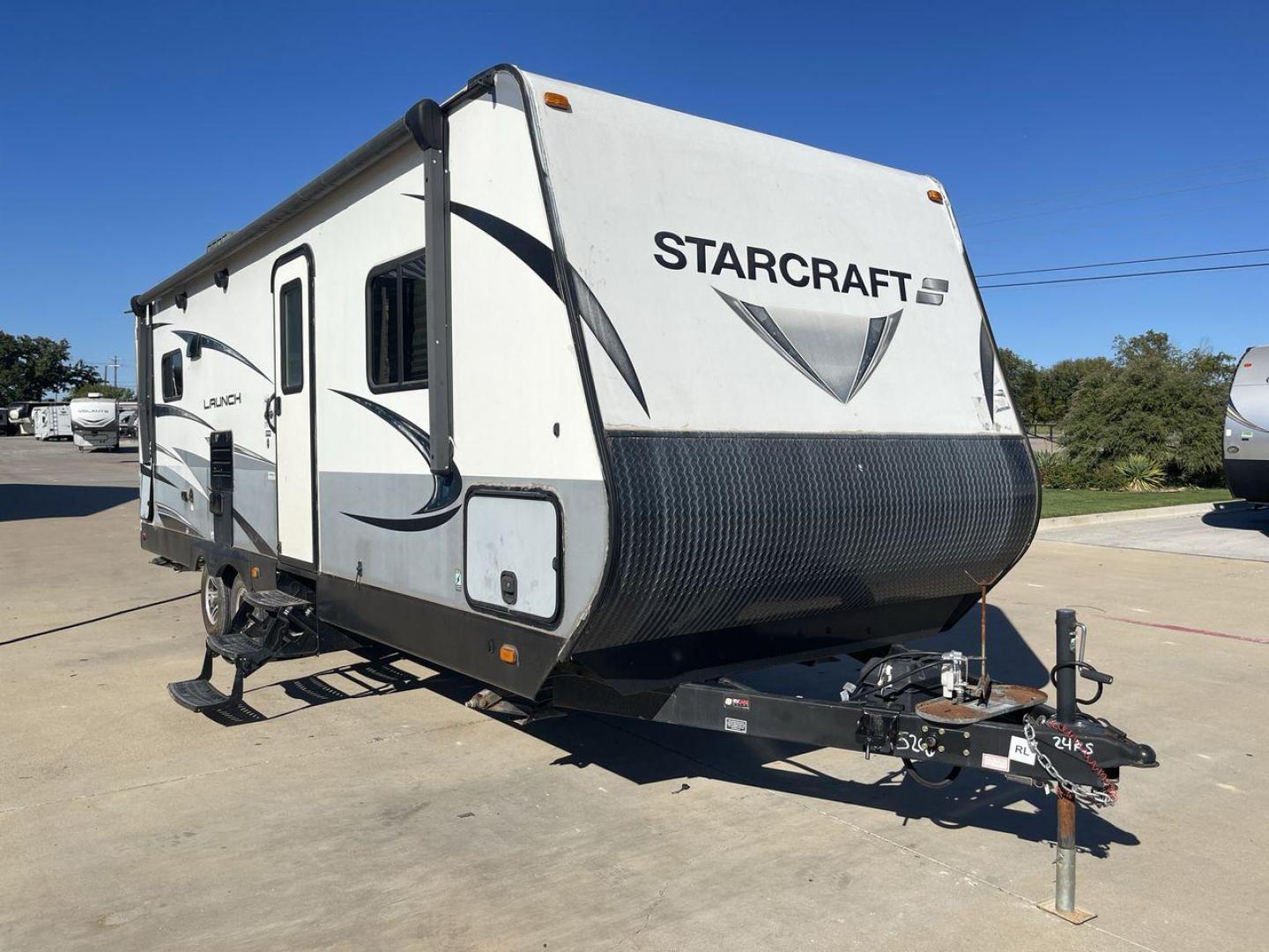 2018 STARCRAFT LAUNCH 24RLS (1SABS0BN7J2) , Length: 29.33 ft. | Dry Weight: 5,270 lbs. | Slides: 1 transmission, located at 4319 N Main Street, Cleburne, TX, 76033, (817) 221-0660, 32.435829, -97.384178 - Looking for a small, lightweight trailer that comes with everything you need? Have a look at this 2018 Starcraft Launch 24RLS! It measures just over 29 ft. in length and has a dry weight of 5,270 lbs. With a 585 lb. hitch weight, it's manageable and easy to tow! It is equipped with one power slide a - Photo#22