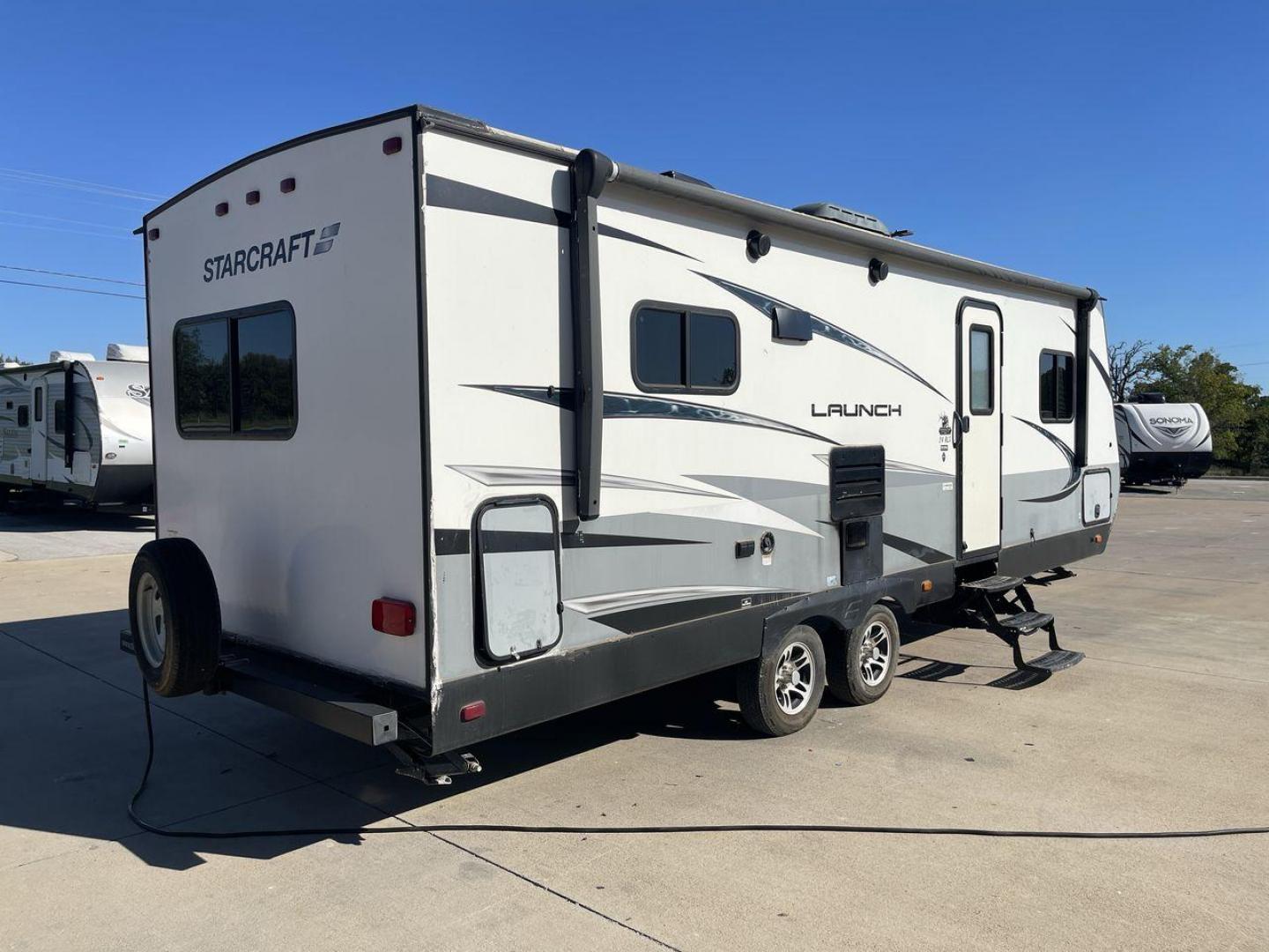 2018 STARCRAFT LAUNCH 24RLS (1SABS0BN7J2) , Length: 29.33 ft. | Dry Weight: 5,270 lbs. | Slides: 1 transmission, located at 4319 N Main Street, Cleburne, TX, 76033, (817) 221-0660, 32.435829, -97.384178 - Looking for a small, lightweight trailer that comes with everything you need? Have a look at this 2018 Starcraft Launch 24RLS! It measures just over 29 ft. in length and has a dry weight of 5,270 lbs. With a 585 lb. hitch weight, it's manageable and easy to tow! It is equipped with one power slide a - Photo#24