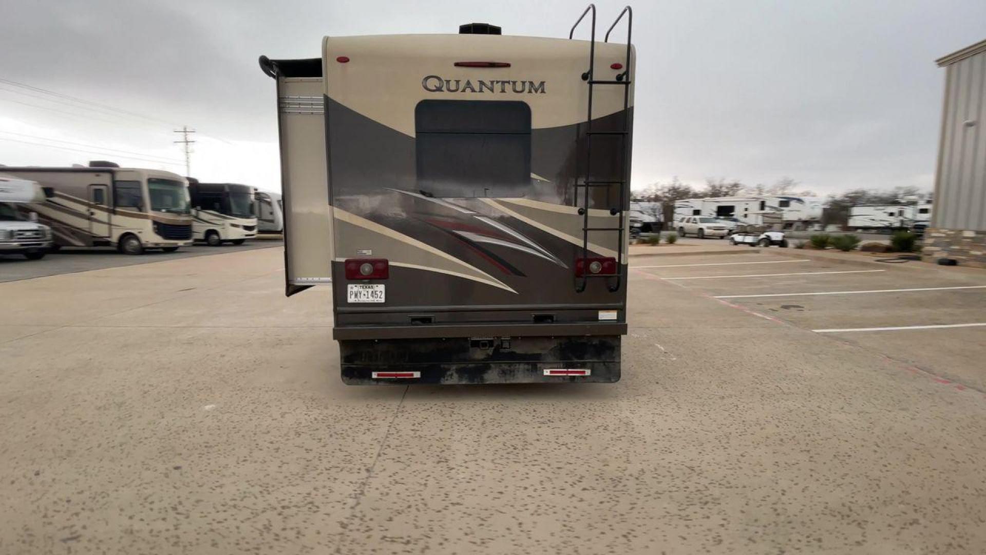 2018 THOR QUANTUM LF31 (1FDXE4FS5JD) , Length: 32.58 ft. | Gross Weight: 14,500 lbs. transmission, located at 4319 N Main Street, Cleburne, TX, 76033, (817) 221-0660, 32.435829, -97.384178 - The 2018 Thor Quantum LF31 is a luxurious Class C motorhome that combines elegance with functionality, designed to enhance your road trips and adventures. With a length of 32.58 ft., a width of 8.25 ft., and a height of 11.08 ft., it provides a spacious interior. It features an interior height of 7 - Photo#8