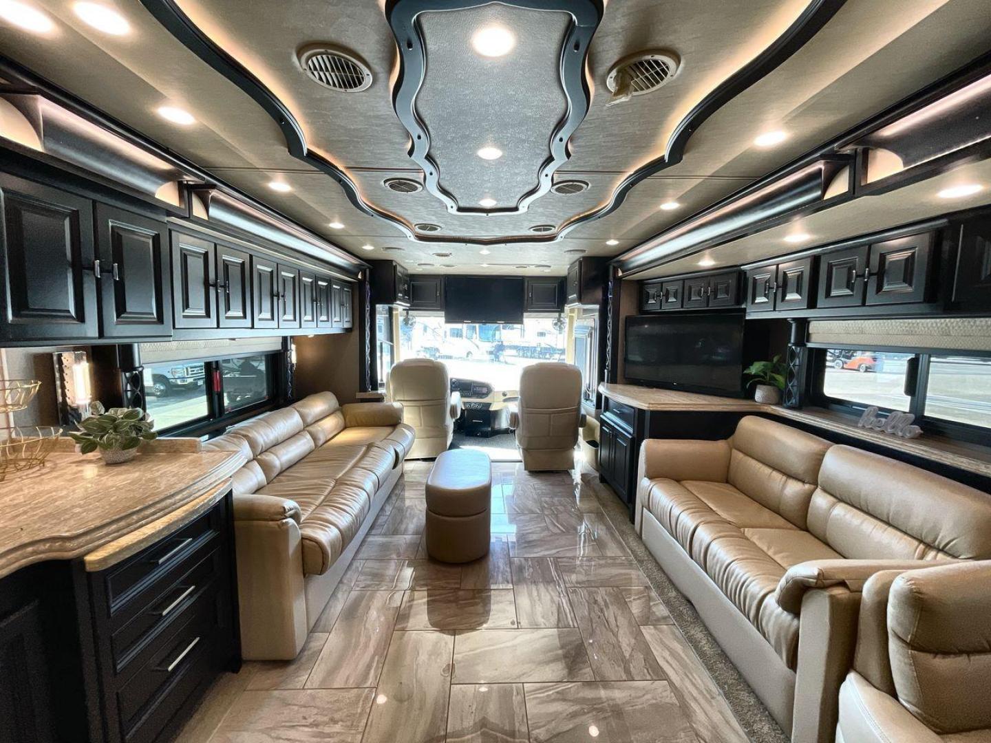 2018 TIFFIN ALLEGRO BUS 45OP (5VBBAK7A6JA) , located at 4319 N Main Street, Cleburne, TX, 76033, (817) 221-0660, 32.435829, -97.384178 - Photo#16