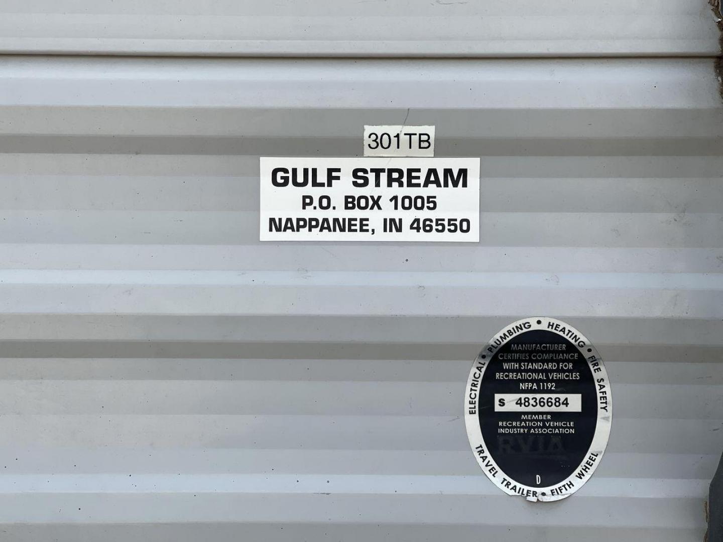 2018 GRAY TRAILMASTER 301TB - (1NL1G3428J1) , Length: 33.58 ft. | Dry Weight: 6,845 lbs. | Slides: 1 transmission, located at 4319 N Main Street, Cleburne, TX, 76033, (817) 221-0660, 32.435829, -97.384178 - Photo#22