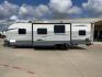 2018 GRAY TRAILMASTER 301TB - (1NL1G3428J1) , Length: 33.58 ft. | Dry Weight: 6,845 lbs. | Slides: 1 transmission, located at 4319 N Main Street, Cleburne, TX, 76033, (817) 221-0660, 32.435829, -97.384178 - Photo#24