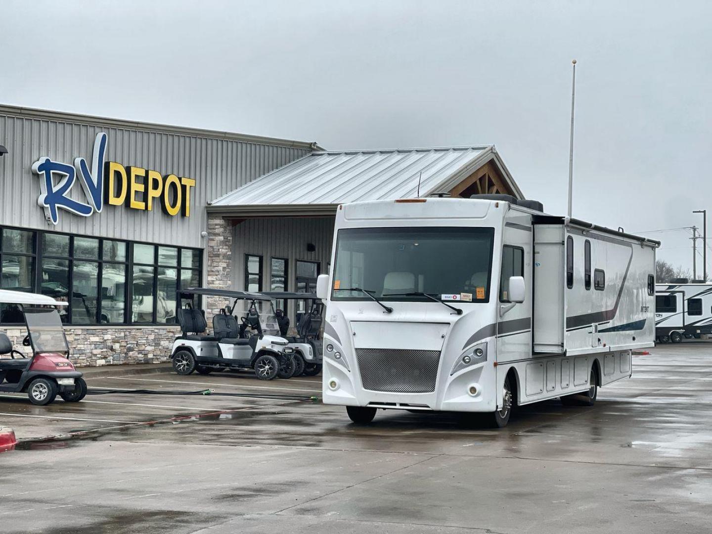 2018 WINNEBAGO INTENT 31P (1F65F5DYXJ0) , located at 4319 N Main Street, Cleburne, TX, 76033, (817) 221-0660, 32.435829, -97.384178 - Photo#0