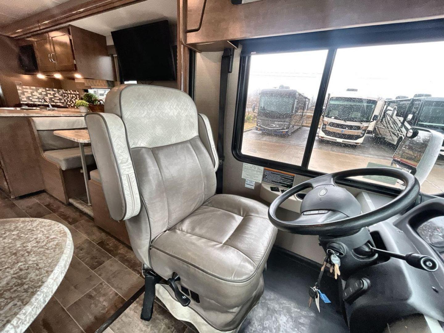 2018 WINNEBAGO INTENT 31P (1F65F5DYXJ0) , located at 4319 N Main Street, Cleburne, TX, 76033, (817) 221-0660, 32.435829, -97.384178 - Photo#24