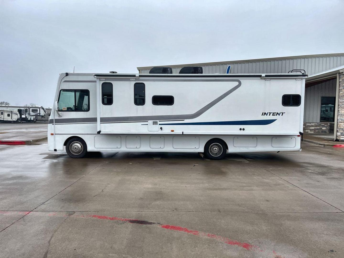 2018 WINNEBAGO INTENT 31P (1F65F5DYXJ0) , located at 4319 N Main Street, Cleburne, TX, 76033, (817) 221-0660, 32.435829, -97.384178 - Photo#30