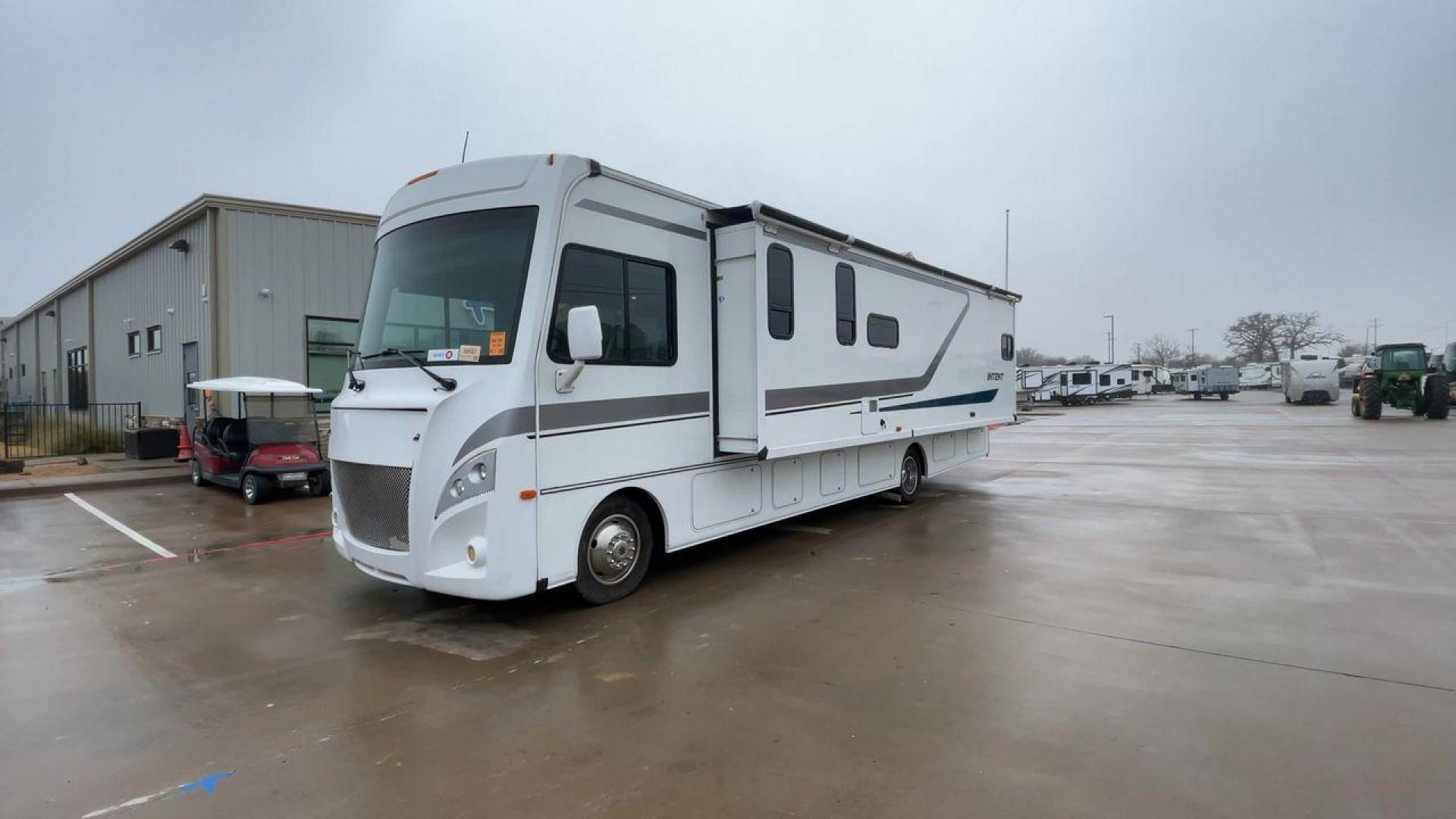 2018 WINNEBAGO INTENT 31P (1F65F5DYXJ0) , located at 4319 N Main Street, Cleburne, TX, 76033, (817) 221-0660, 32.435829, -97.384178 - Photo#5