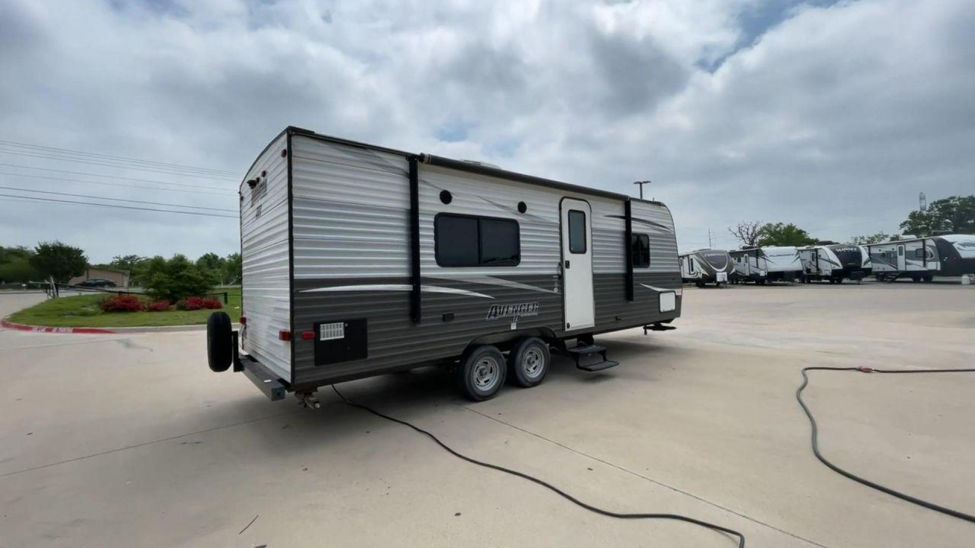 2019 WHITE AVENGER 21RB (5ZT2AVKB3KB) , Length: 26.75 ft | Dry Weight: 4,537 lbs. | Slides: 0 transmission, located at 4319 N Main Street, Cleburne, TX, 76033, (817) 221-0660, 32.435829, -97.384178 - A small yet adaptable travel companion for your upcoming journey, meet the 2019 Avenger 21RB Travel Trailer. This travel trailer, measuring 26.75 feet in length, offers a great balance of convenience and spaciousness, making it a top pick for couples and small families. With a dry weight of 4,537 lb - Photo#1