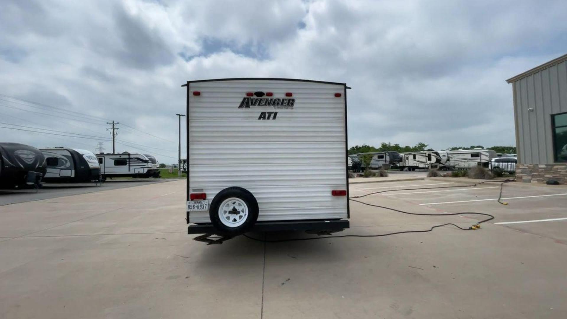 2019 WHITE AVENGER 21RB (5ZT2AVKB3KB) , Length: 26.75 ft | Dry Weight: 4,537 lbs. | Slides: 0 transmission, located at 4319 N Main Street, Cleburne, TX, 76033, (817) 221-0660, 32.435829, -97.384178 - A small yet adaptable travel companion for your upcoming journey, meet the 2019 Avenger 21RB Travel Trailer. This travel trailer, measuring 26.75 feet in length, offers a great balance of convenience and spaciousness, making it a top pick for couples and small families. With a dry weight of 4,537 lb - Photo#8