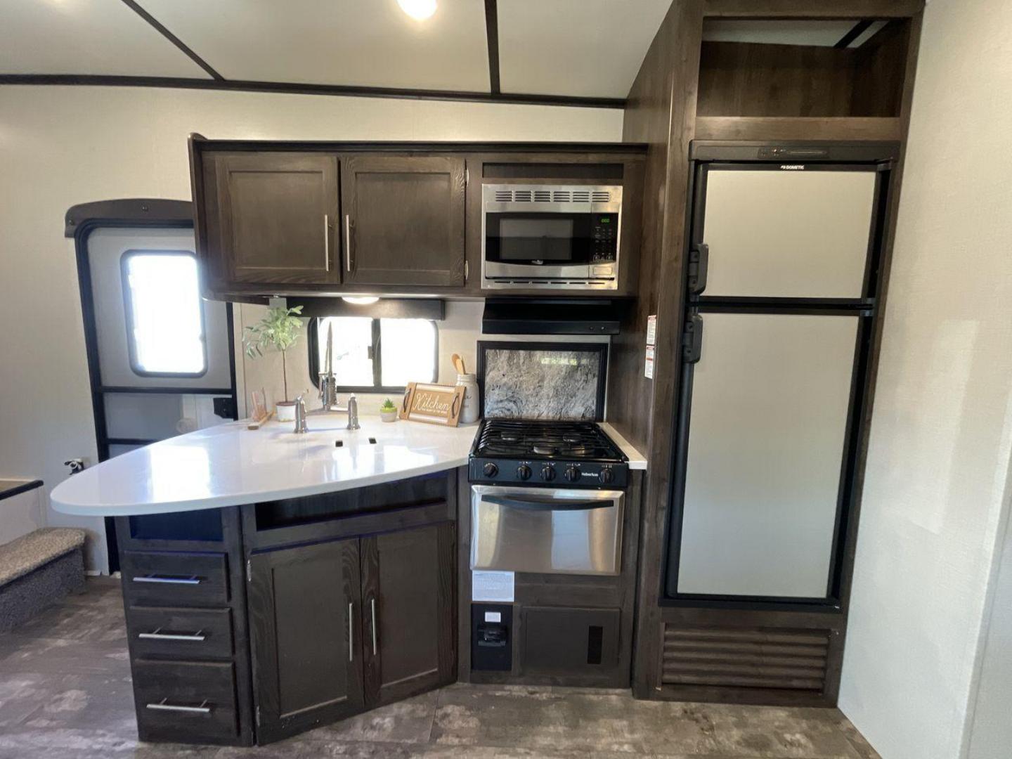 2019 CROSSROADS VOLANTE 360DB (4YDF36023K6) , located at 4319 N Main Street, Cleburne, TX, 76033, (817) 221-0660, 32.435829, -97.384178 - Photo#10