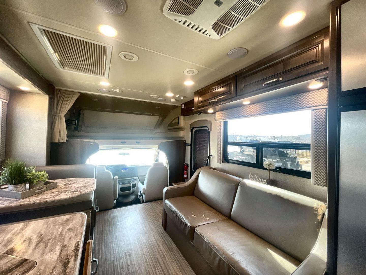 2019 ENTEGRA ESTEEM 31F (1FDXE4FS2KD) , located at 4319 N Main Street, Cleburne, TX, 76033, (817) 221-0660, 32.435829, -97.384178 - Photo#11