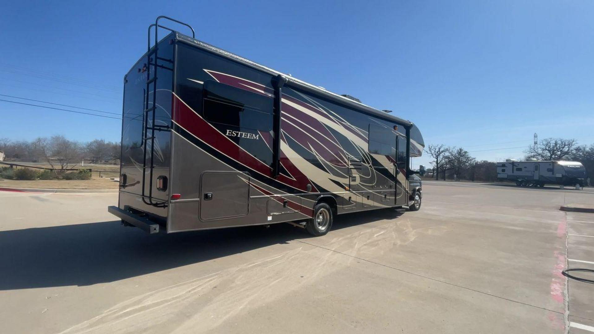 2019 ENTEGRA ESTEEM 31F (1FDXE4FS2KD) , located at 4319 N Main Street, Cleburne, TX, 76033, (817) 221-0660, 32.435829, -97.384178 - Photo#1