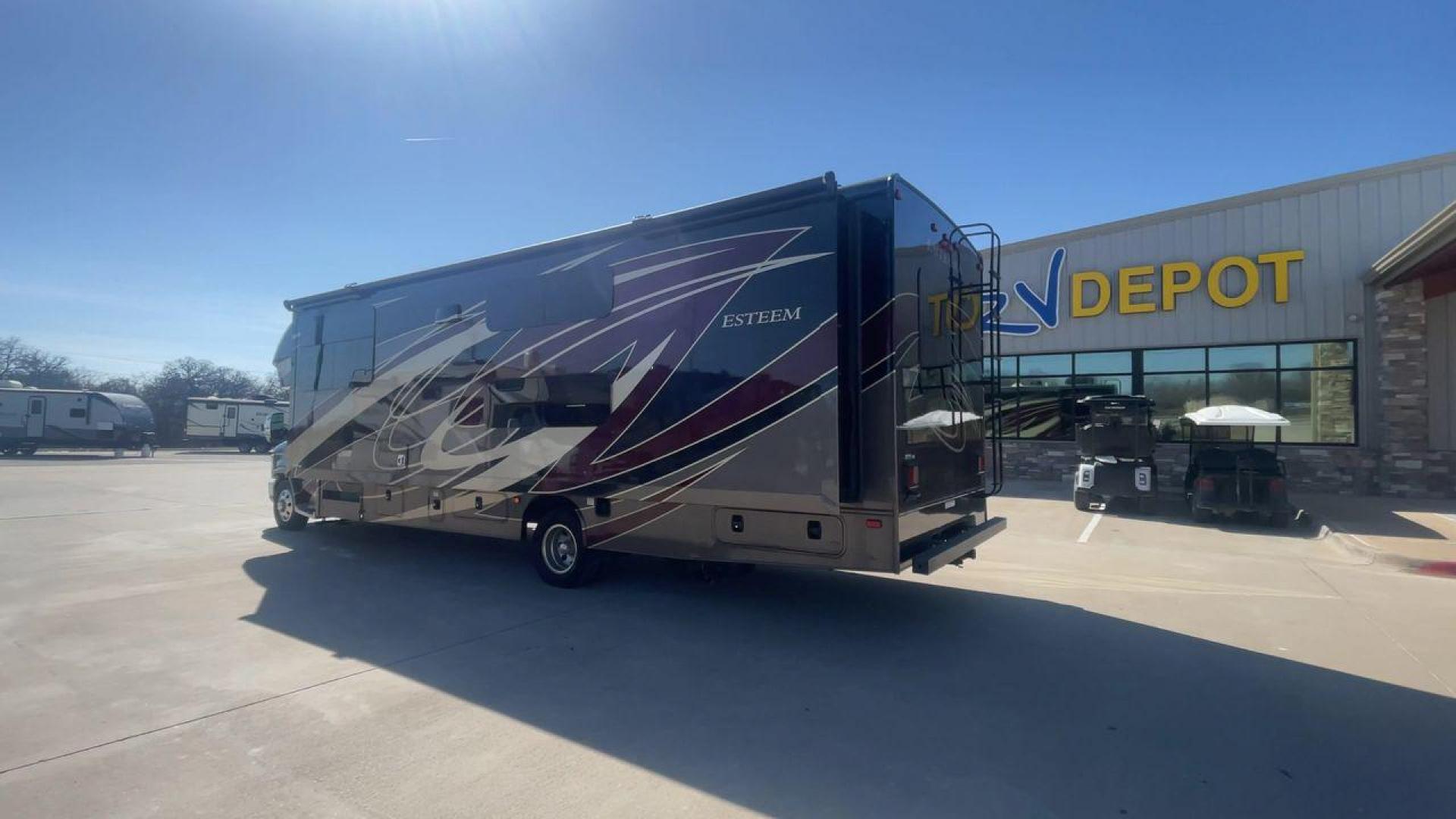 2019 ENTEGRA ESTEEM 31F (1FDXE4FS2KD) , located at 4319 N Main Street, Cleburne, TX, 76033, (817) 221-0660, 32.435829, -97.384178 - Photo#7