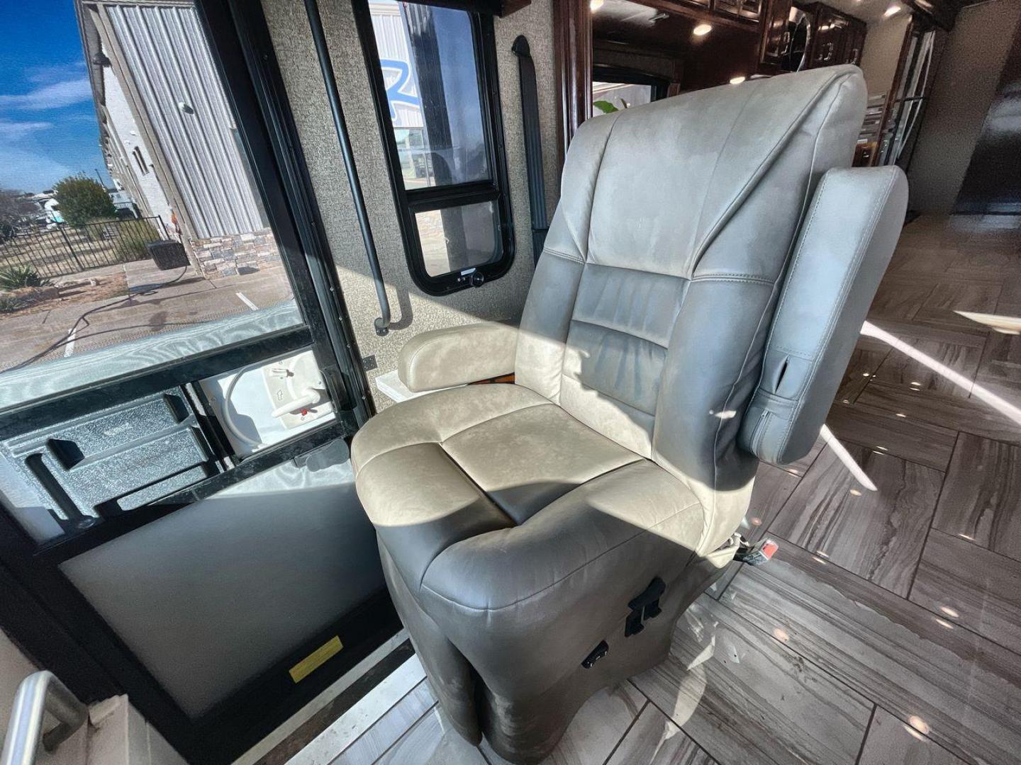 2019 FLEETWOOD DISCOVERY 38F (4UZACGFC9JC) , located at 4319 N Main Street, Cleburne, TX, 76033, (817) 221-0660, 32.435829, -97.384178 - Photo#15