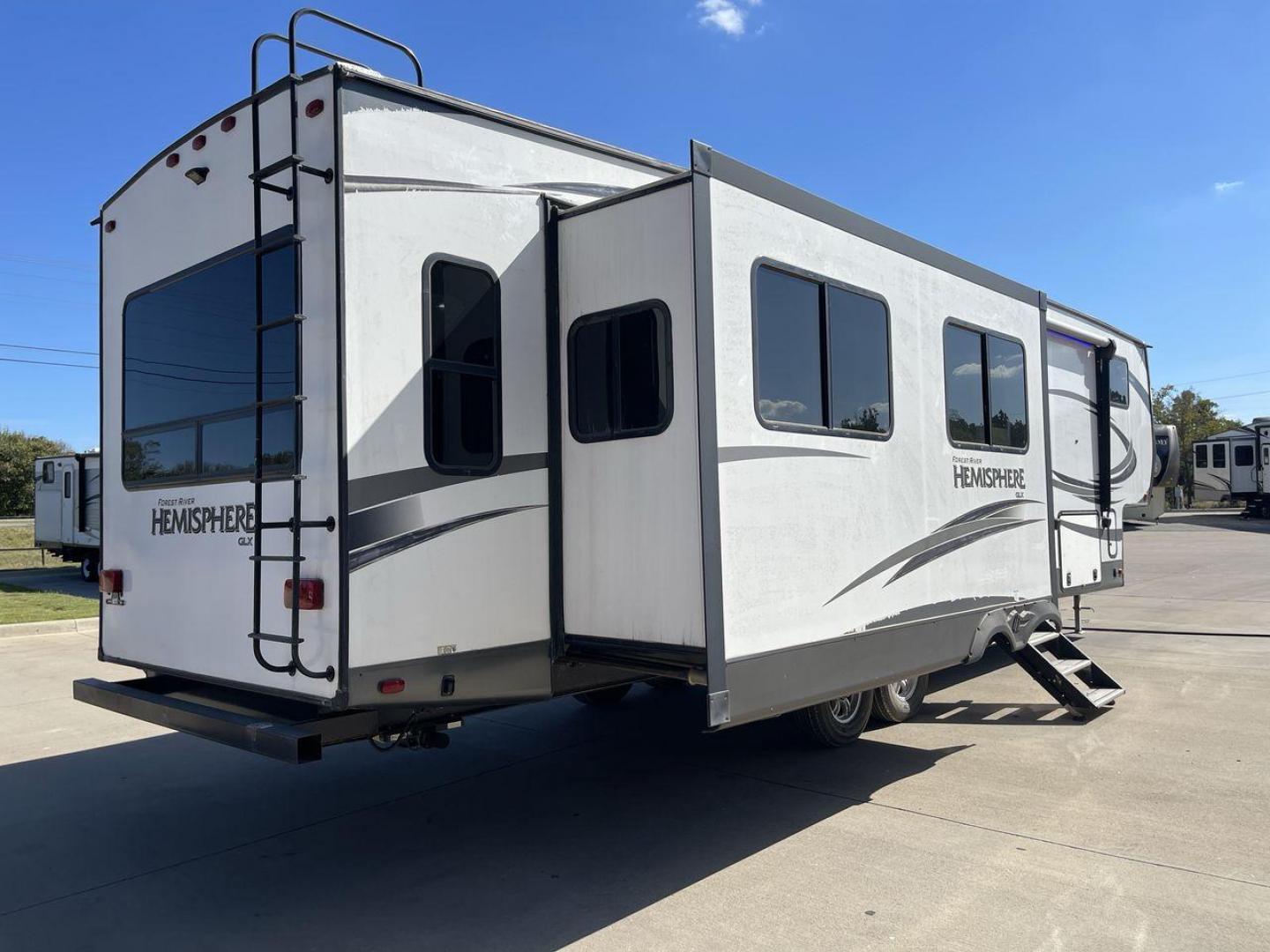 2019 FOREST RIVER HEMISPHERE 337BAR (4X4FSBK25KV) , Length: 38.5 ft. | Dry Weight: 10,264 lbs. | Slides: 3 transmission, located at 4319 N Main Street, Cleburne, TX, 76033, (817) 221-0660, 32.435829, -97.384178 - Photo#24