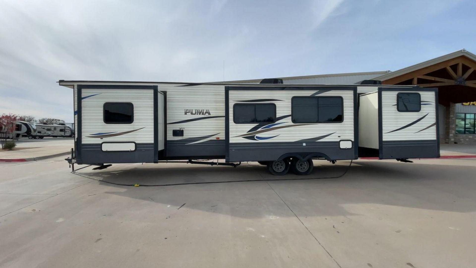 2019 FOREST RIVER PUMA 39PQB (4X4TPUR2XKP) , Length: 42.08 ft. | Dry Weight: 10,709 lbs. | Gross Weight: 13,413 lbs. | Slides: 4 transmission, located at 4319 N Main Street, Cleburne, TX, 76033, (817) 221-0660, 32.435829, -97.384178 - Photo#6