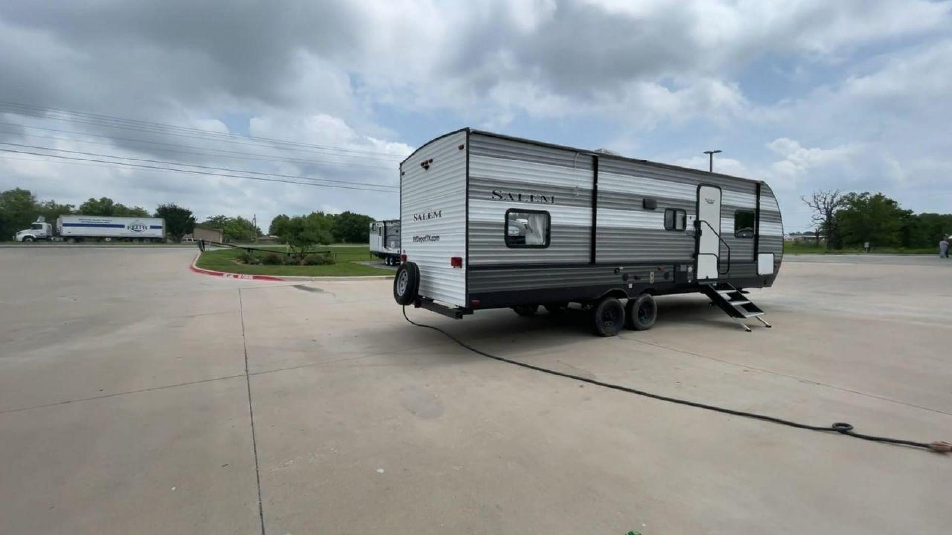 2019 FOREST RIVER SALEM 26DBLE (4X4TSMB23KA) , Slides: 1 transmission, located at 4319 N Main Street, Cleburne, TX, 76033, (817) 221-0660, 32.435829, -97.384178 - This 2019 Forest River Salem 26DBLE is a single-slide travel trailer that offers sleeping space for up to 10 people! This Salem is designed with a straightforward and convenient floorplan featuring a front bedroom, central living and kitchen, and rear bunk and bath. The front bedroom can accommod - Photo#1