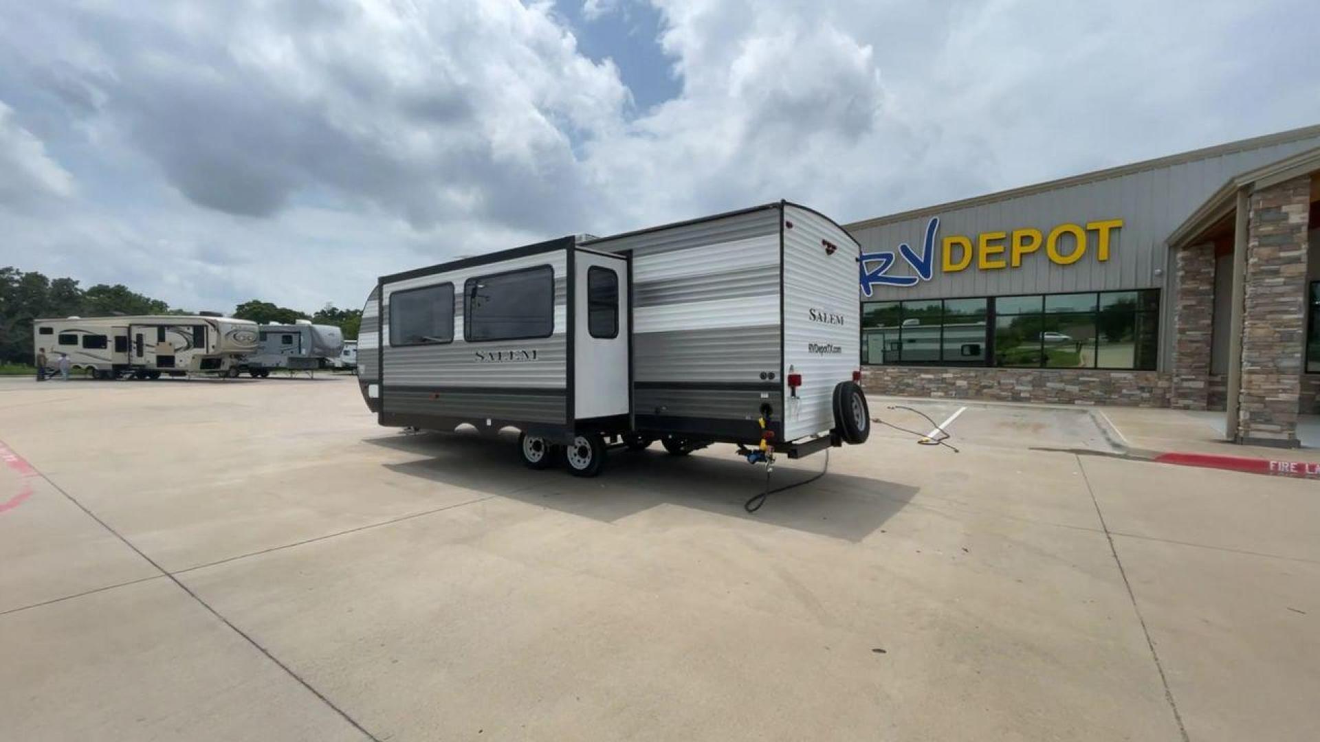 2019 FOREST RIVER SALEM 26DBLE (4X4TSMB23KA) , Slides: 1 transmission, located at 4319 N Main Street, Cleburne, TX, 76033, (817) 221-0660, 32.435829, -97.384178 - This 2019 Forest River Salem 26DBLE is a single-slide travel trailer that offers sleeping space for up to 10 people! This Salem is designed with a straightforward and convenient floorplan featuring a front bedroom, central living and kitchen, and rear bunk and bath. The front bedroom can accommod - Photo#7