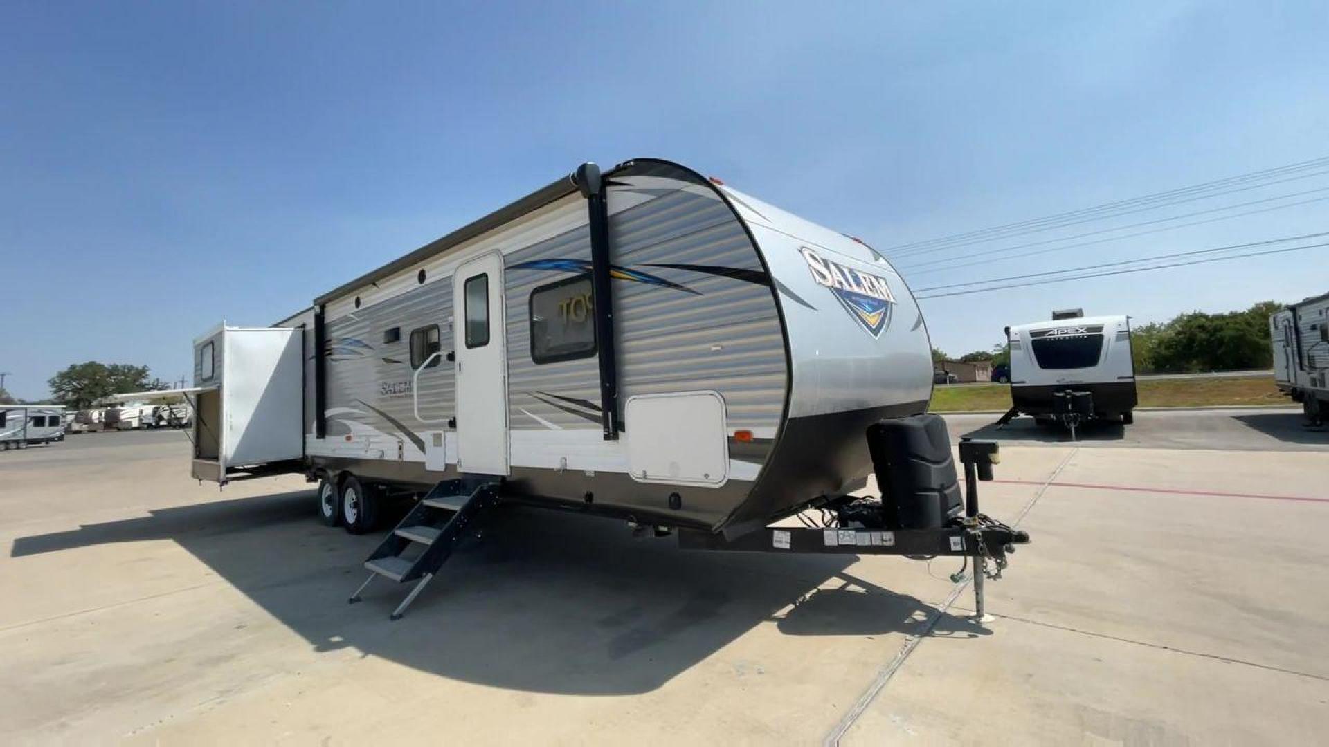 2019 FOREST RIVER SALEM 31KQBTS (4X4TSMG24K8) , Length: 36.5 ft | Dry Weight: 7,940 lbs. | Slides: 3 transmission, located at 4319 N Main Street, Cleburne, TX, 76033, (817) 221-0660, 32.435829, -97.384178 - As soon as you opt to camp with this 2019 Forest River Salem 31KQBTS travel trailer, you can bring your entire family and still have room for a guest or two. The measurements of this unit are 36.5 ft in length, 8 ft in width, 11.25 ft in height, and 6.67 ft in interior height. It has a dry weight of - Photo#3