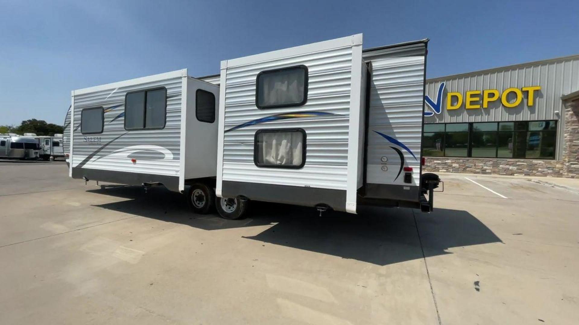 2019 FOREST RIVER SALEM 31KQBTS (4X4TSMG24K8) , Length: 36.5 ft | Dry Weight: 7,940 lbs. | Slides: 3 transmission, located at 4319 N Main Street, Cleburne, TX, 76033, (817) 221-0660, 32.435829, -97.384178 - As soon as you opt to camp with this 2019 Forest River Salem 31KQBTS travel trailer, you can bring your entire family and still have room for a guest or two. The measurements of this unit are 36.5 ft in length, 8 ft in width, 11.25 ft in height, and 6.67 ft in interior height. It has a dry weight of - Photo#7