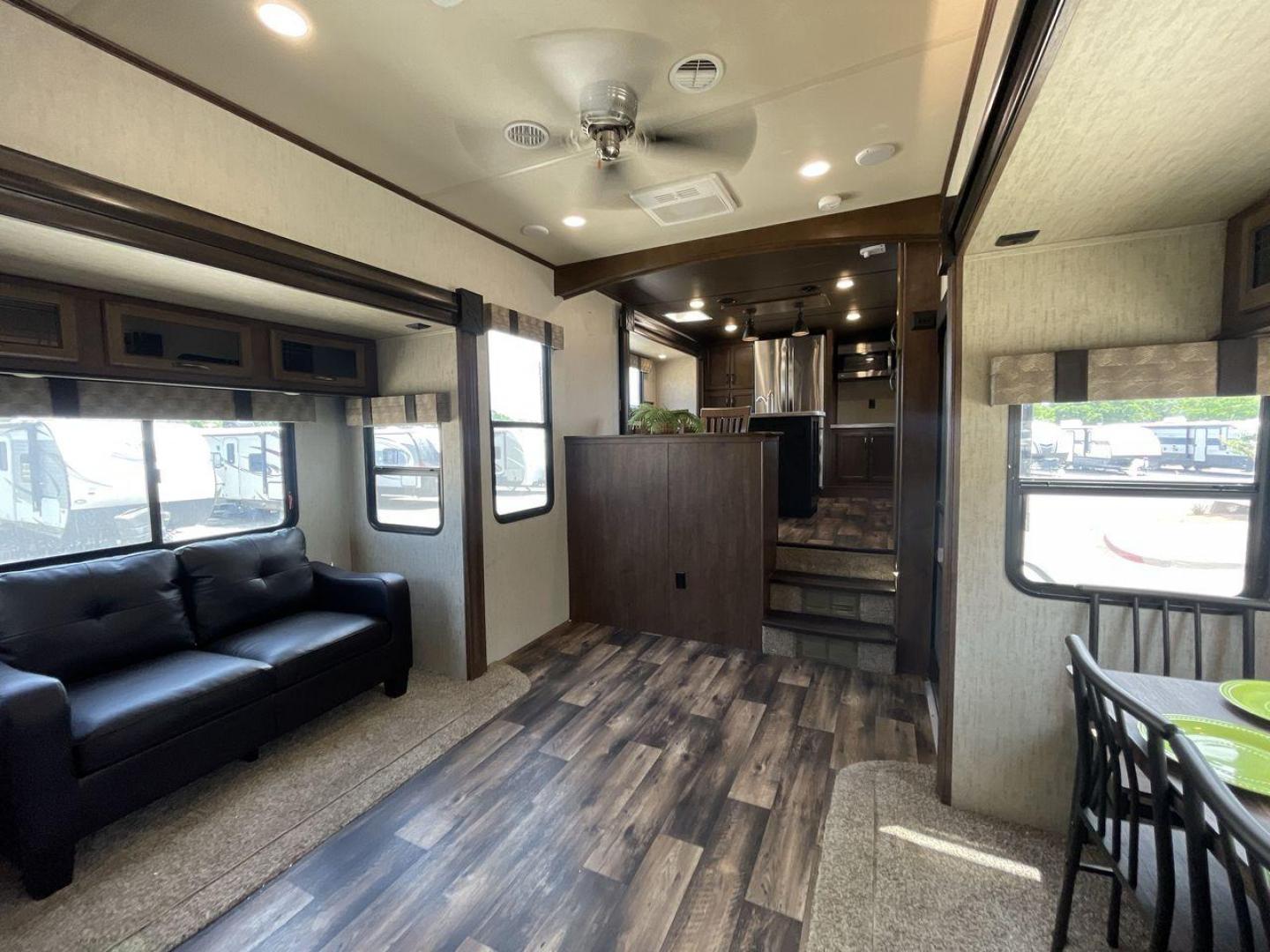 2019 FOREST RIVER SANDPIPER 38FKOK (4X4FSAP28KJ) , located at 4319 N Main Street, Cleburne, TX, 76033, (817) 221-0660, 32.435829, -97.384178 - Photo#12